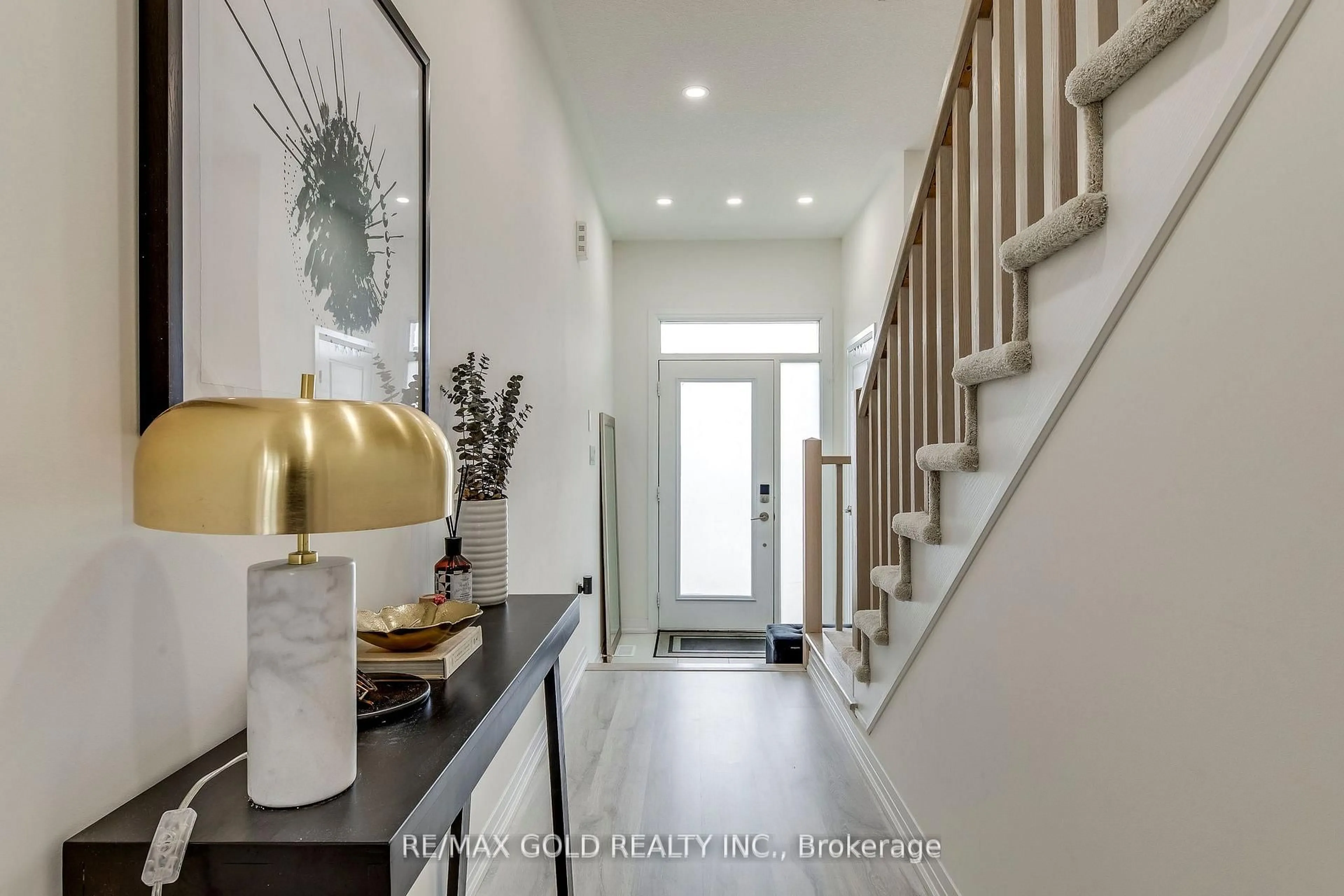 Indoor entryway for 43 George Brier Dr, Brant Ontario N3L 0L8