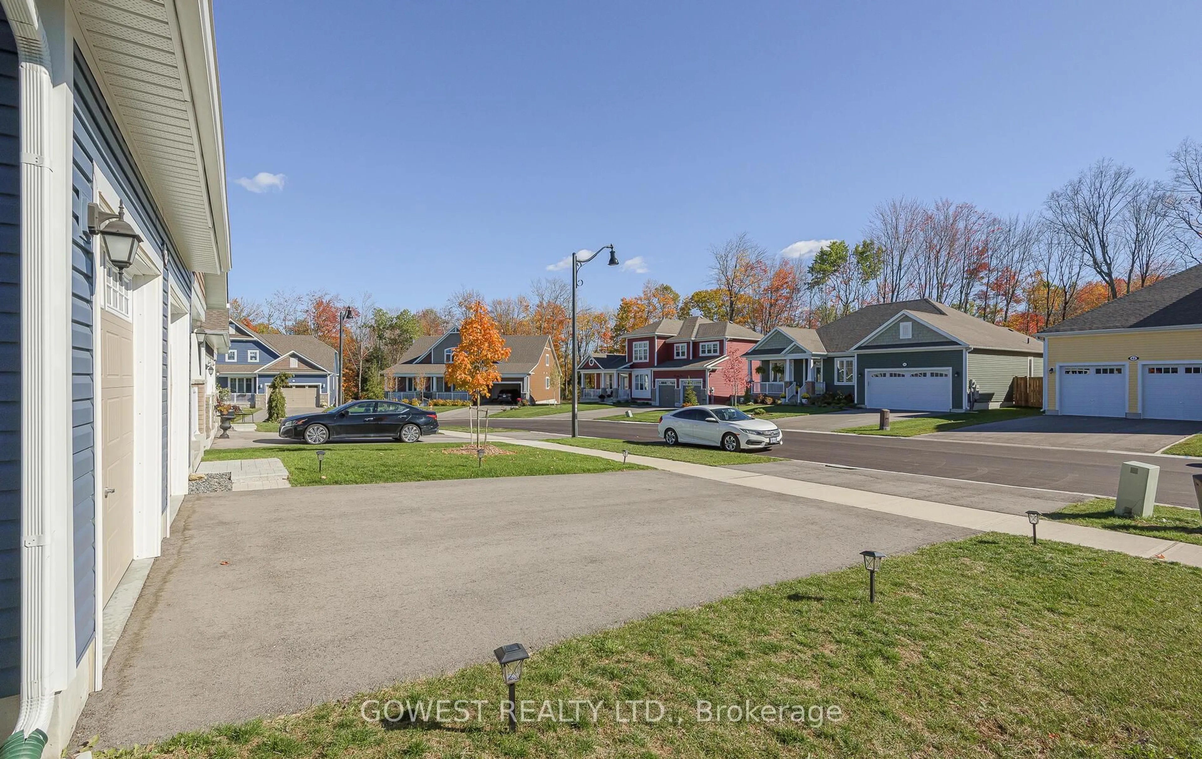 A pic from outside/outdoor area/front of a property/back of a property/a pic from drone, street for 45 Stother Cres, Bracebridge Ontario P1L 0G2
