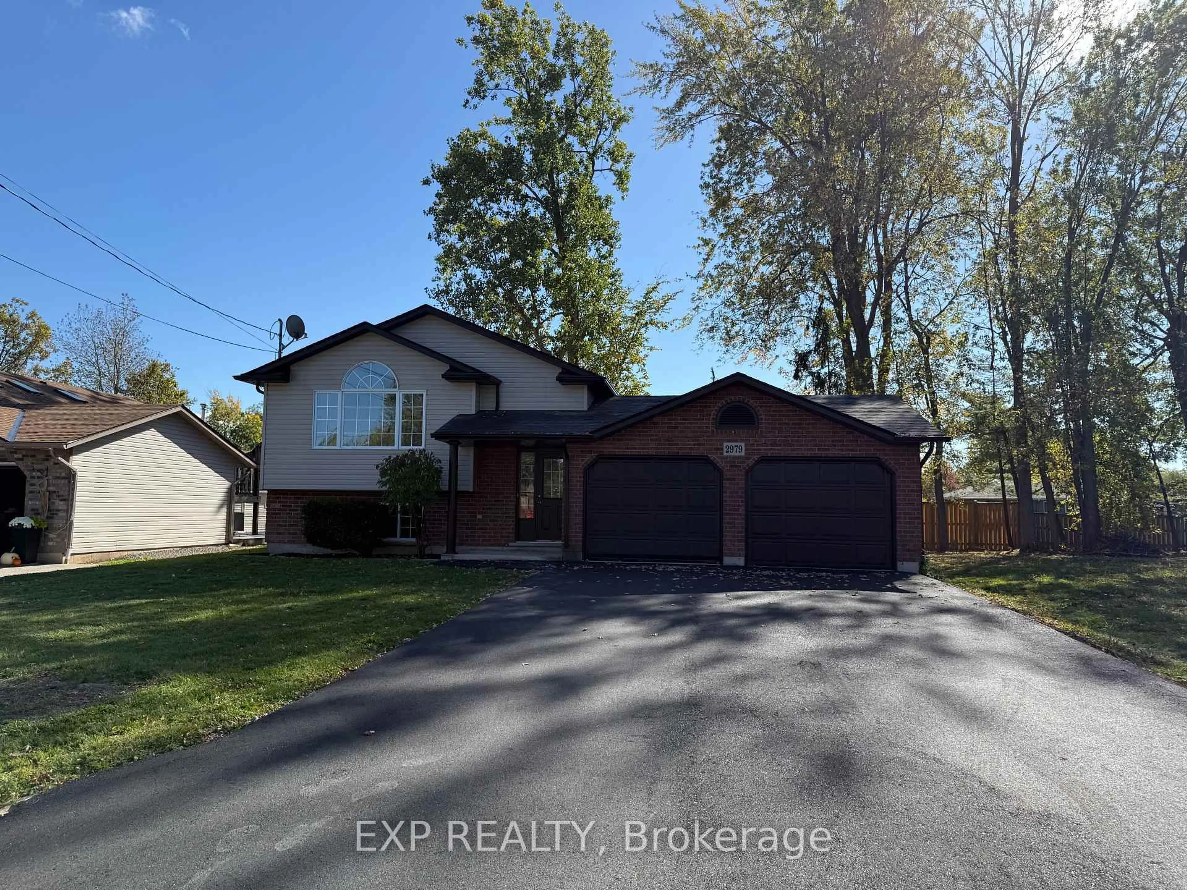 Home with brick exterior material, street for 2979 Riselay Ave, Fort Erie Ontario L0S 1N0
