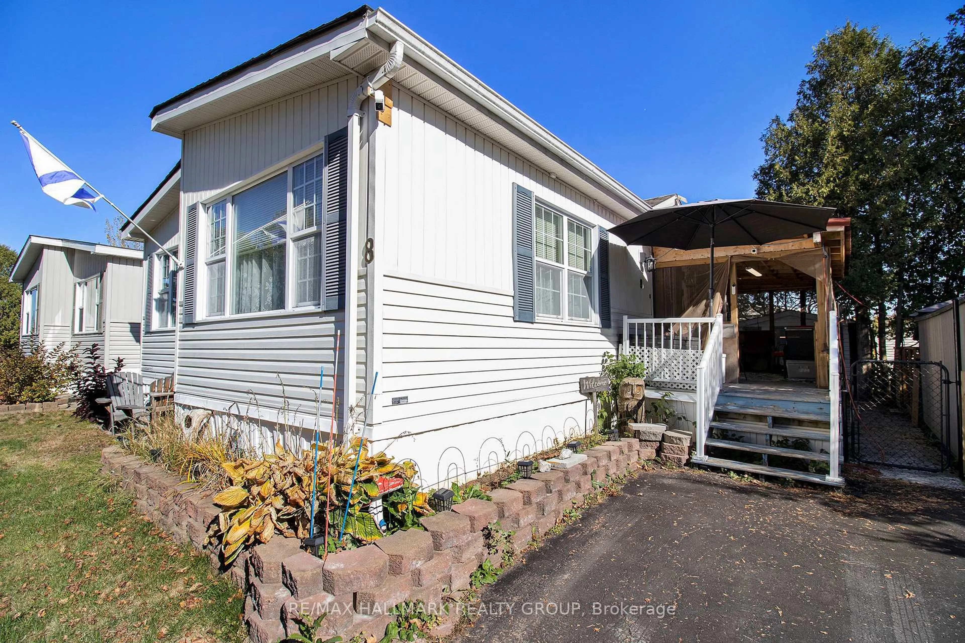 Home with vinyl exterior material, street for 8 Yvette Private, Ashton Ontario K0A 1B0