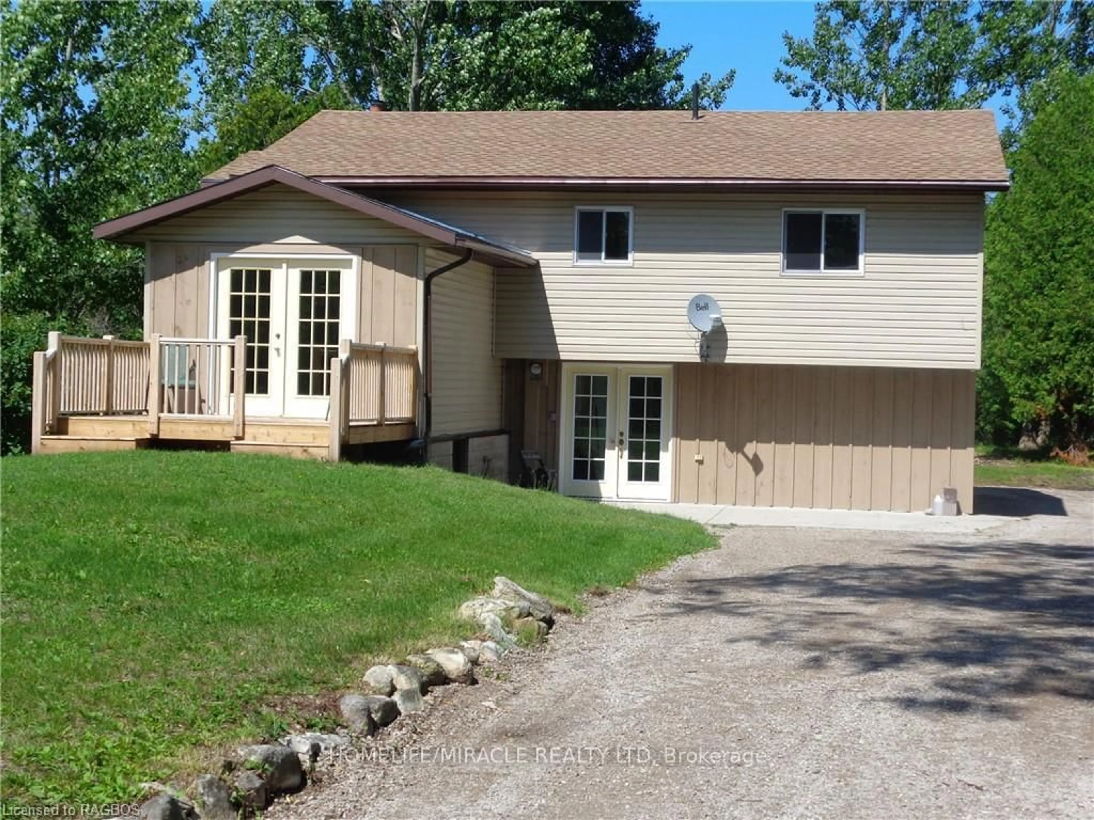 Home with vinyl exterior material, unknown for 7142 HIGHWAY 6, Northern Bruce Peninsula Ontario N0H 2R0