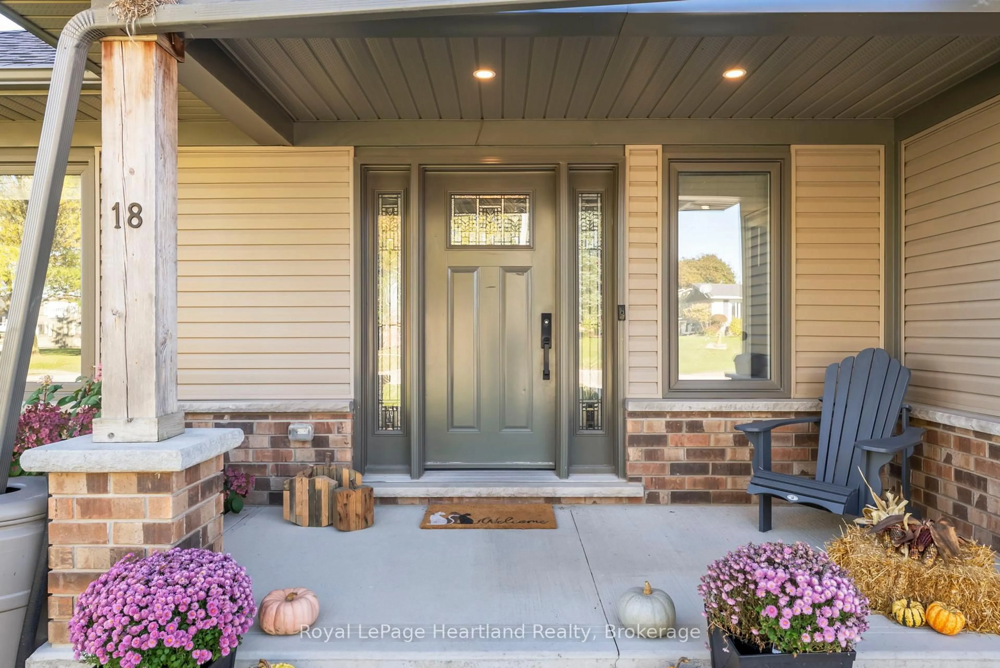 Indoor entryway for 18 MINTO St, Minto Ontario N0G 1M0