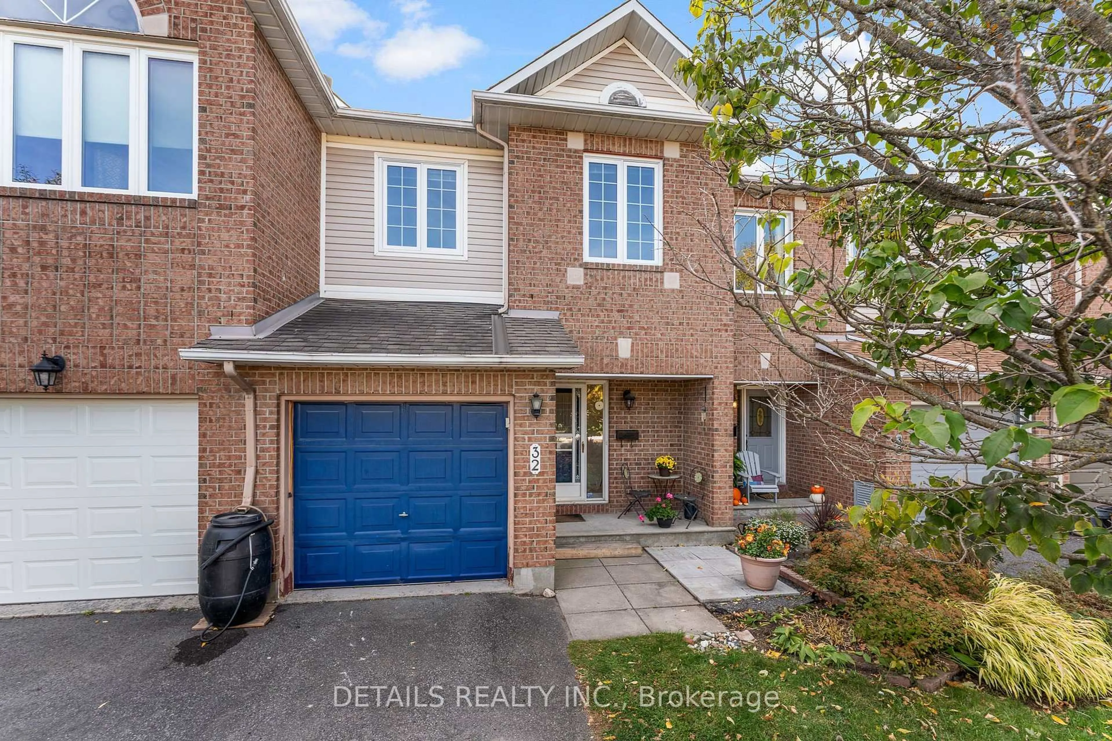 Home with brick exterior material, street for 32 Crownridge Dr, Ottawa Ontario K2M 2M7