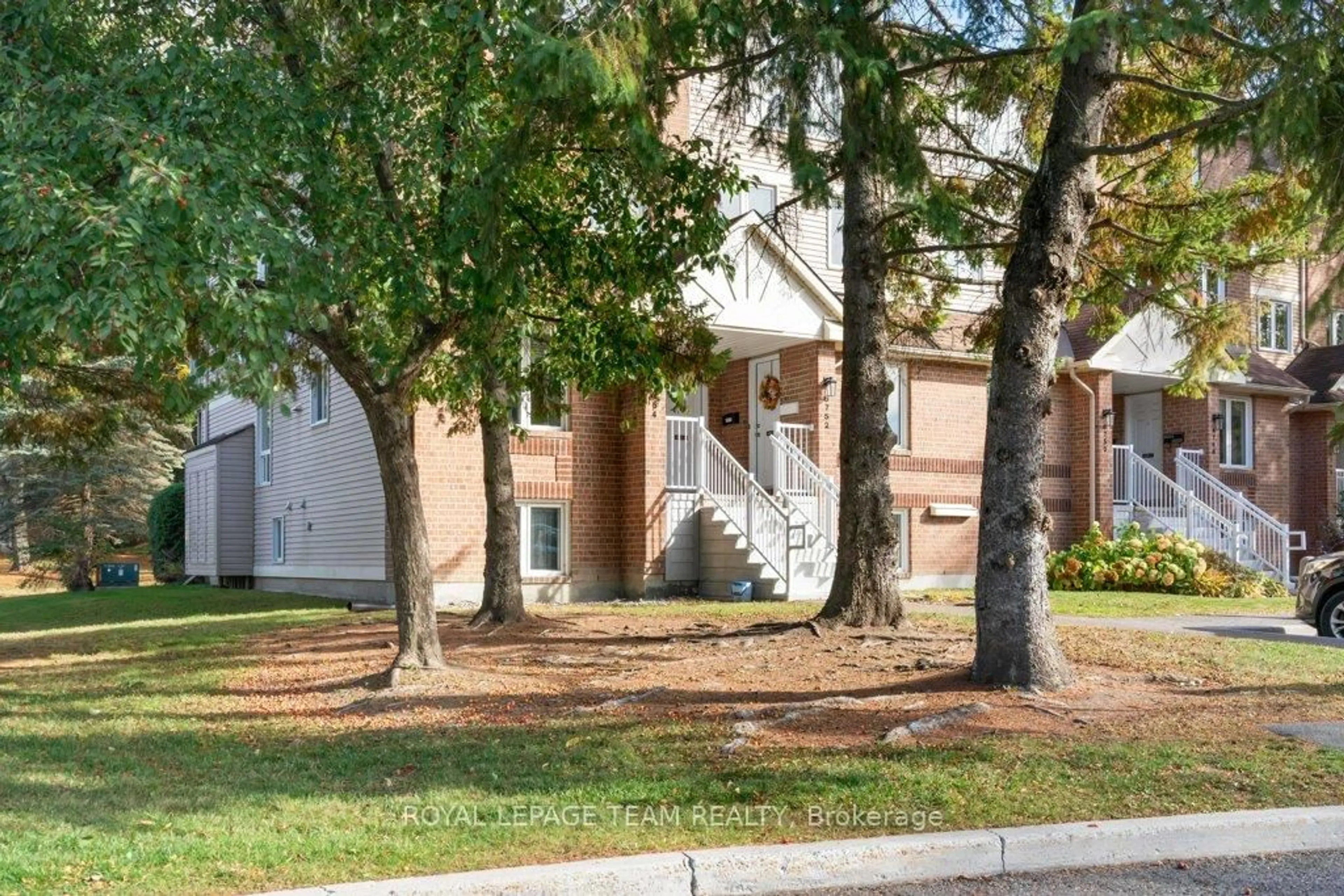 Unknown for 6754 Jeanne D'Arc Blvd #B, Ottawa Ontario K1C 6E9