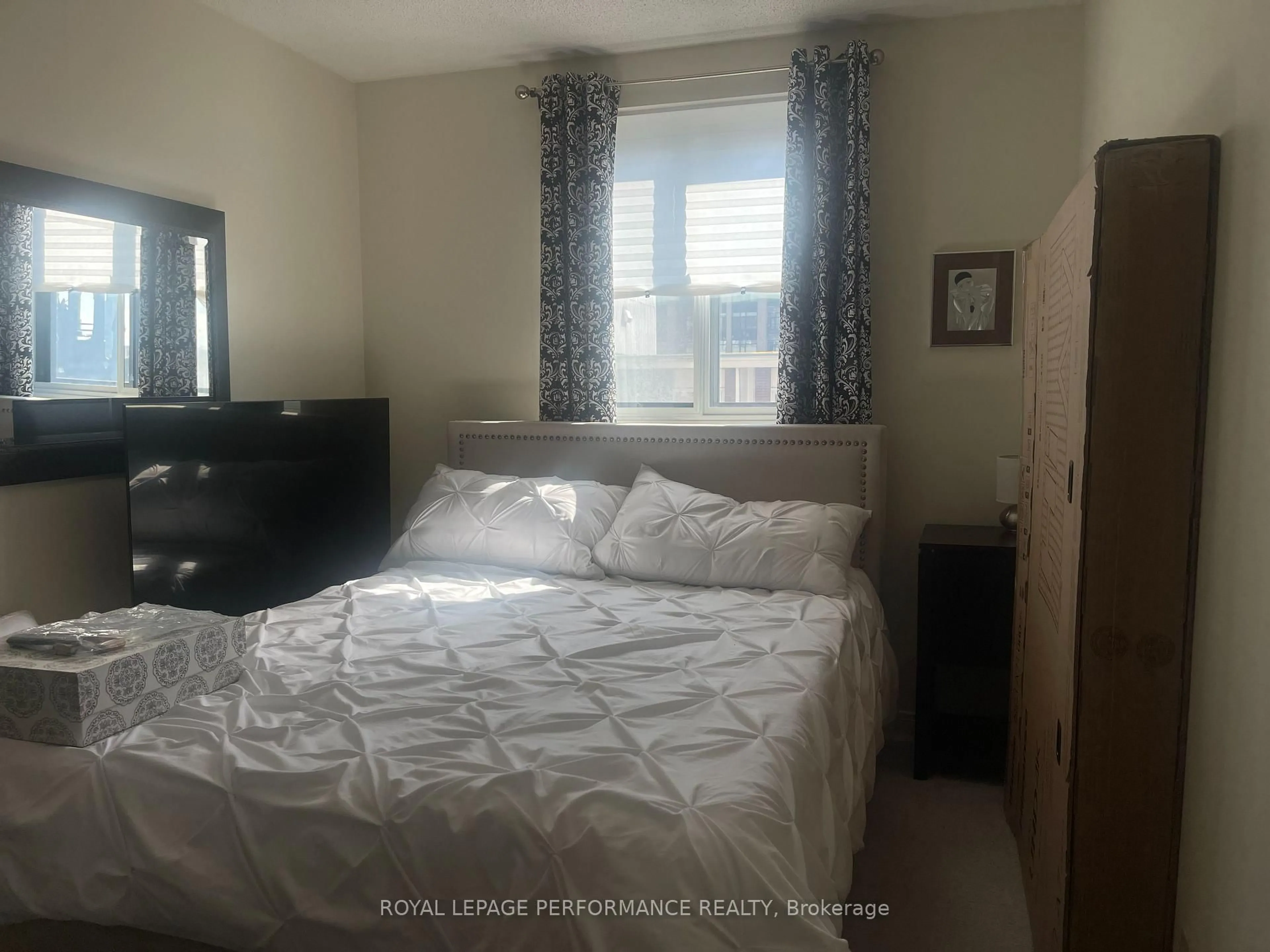 A pic of a room for 199 Kent St #1105, Ottawa Ontario K2P 2K8