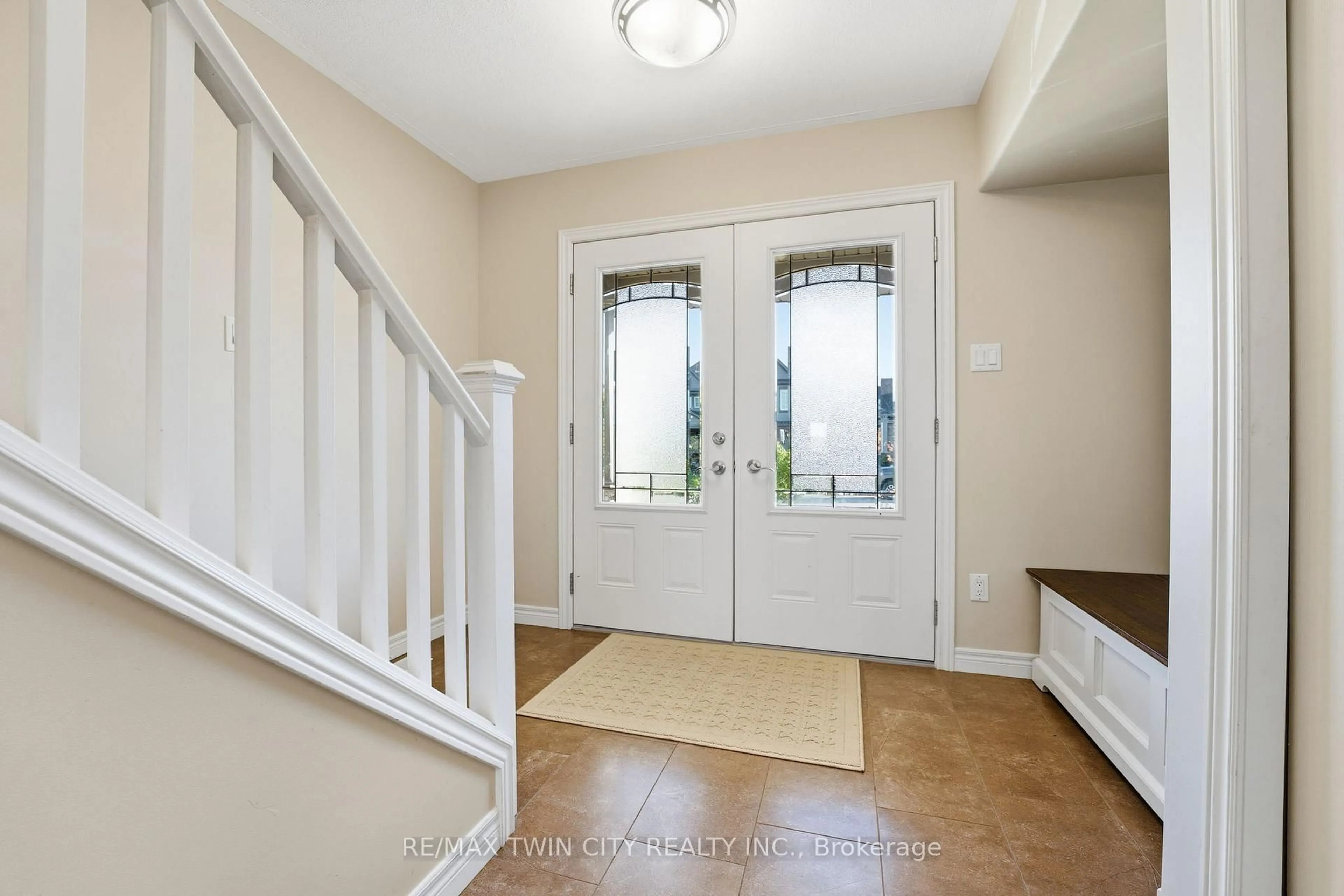 Indoor entryway for 15 Yarington Dr, Brantford Ontario N3T 0G2