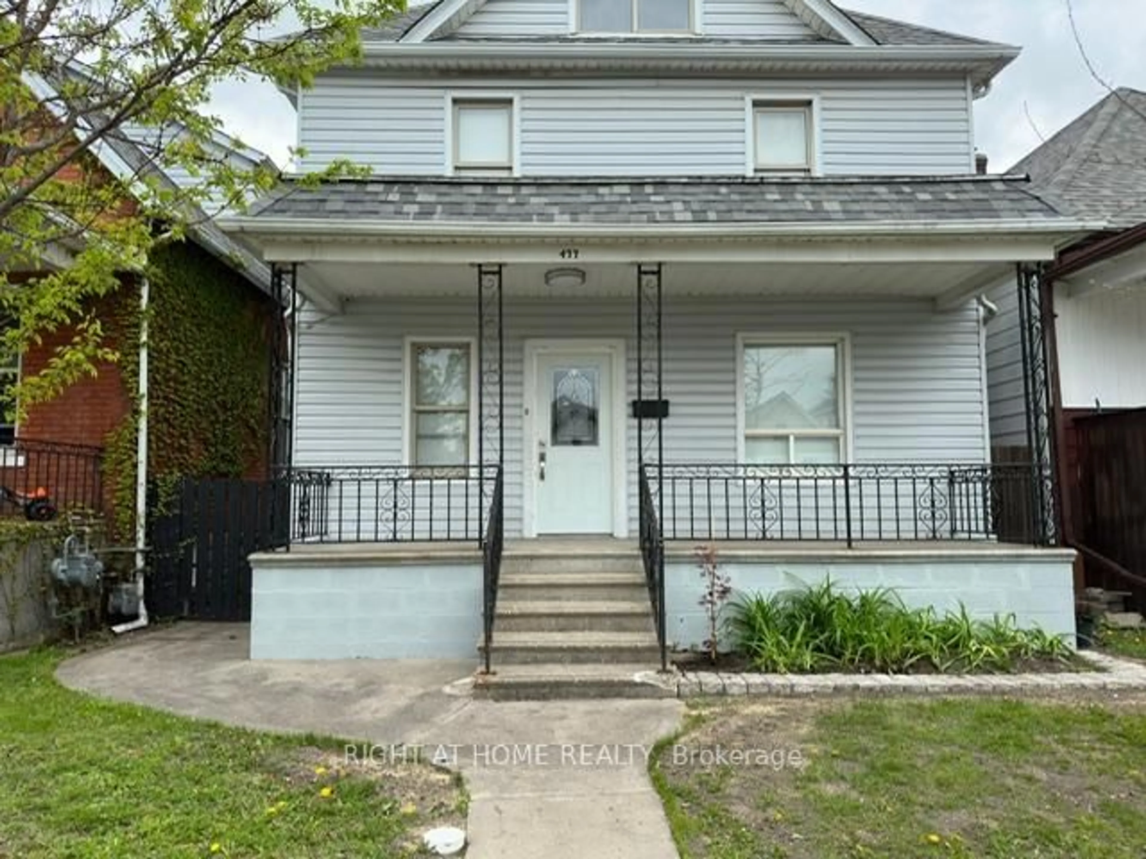 Unknown for 477 Pierre Ave, Windsor Ontario N9A 2J9