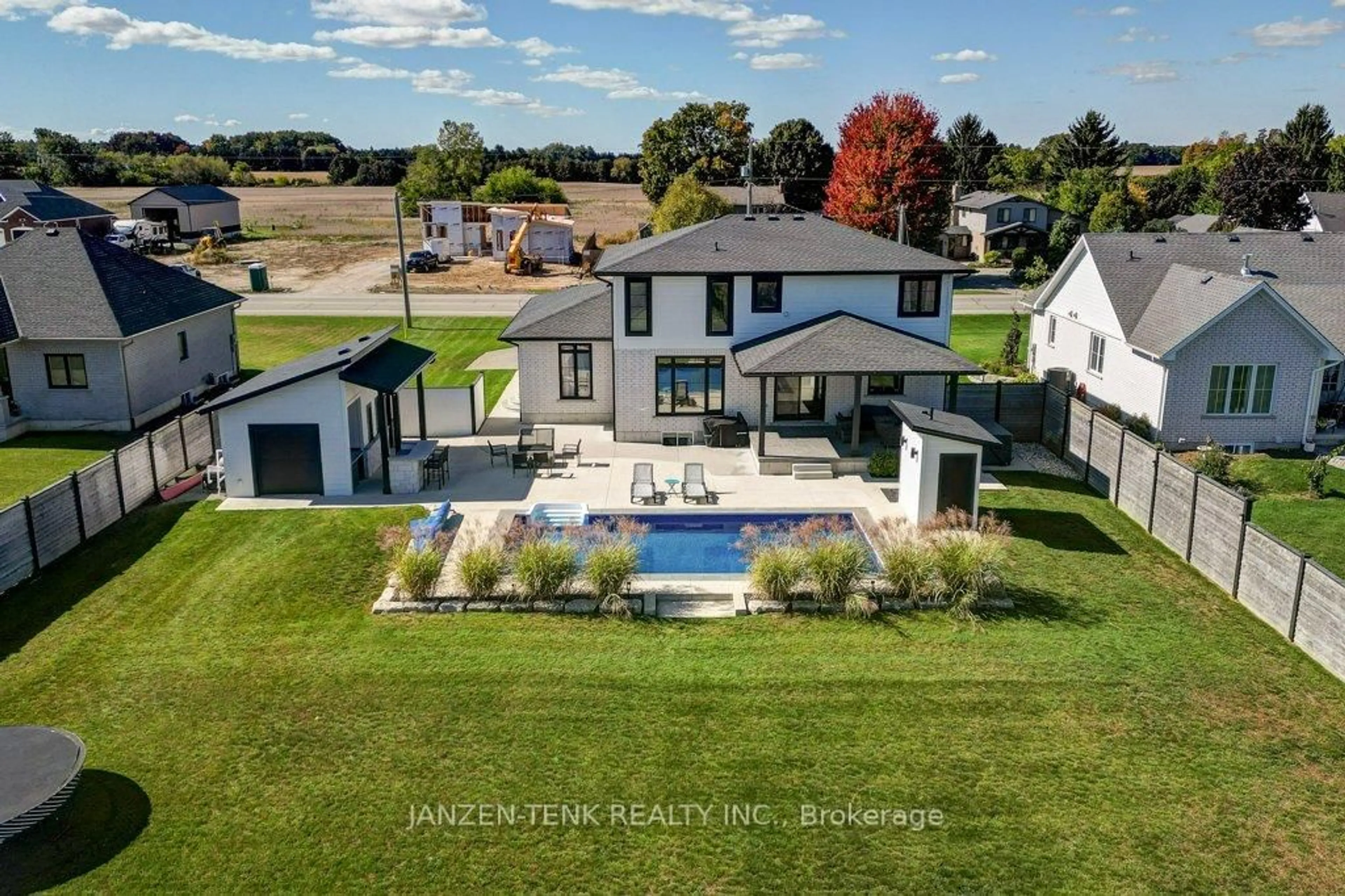 A pic from outside/outdoor area/front of a property/back of a property/a pic from drone, water/lake/river/ocean view for 8476 Imperial Rd, Malahide Ontario N5H 2R2