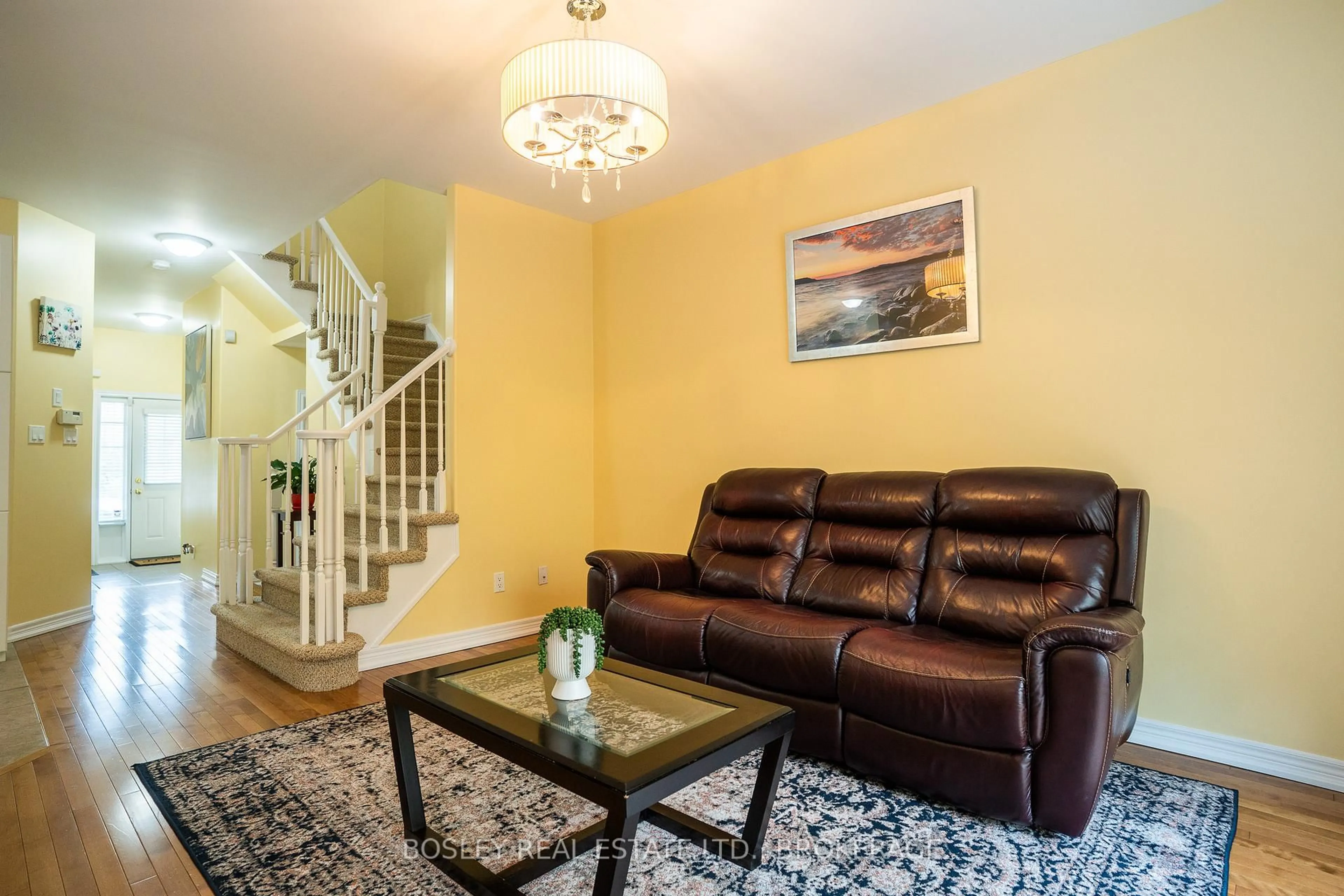 Living room with furniture, unknown for 58 CHLOE St, St. Catharines Ontario L2P 0A5