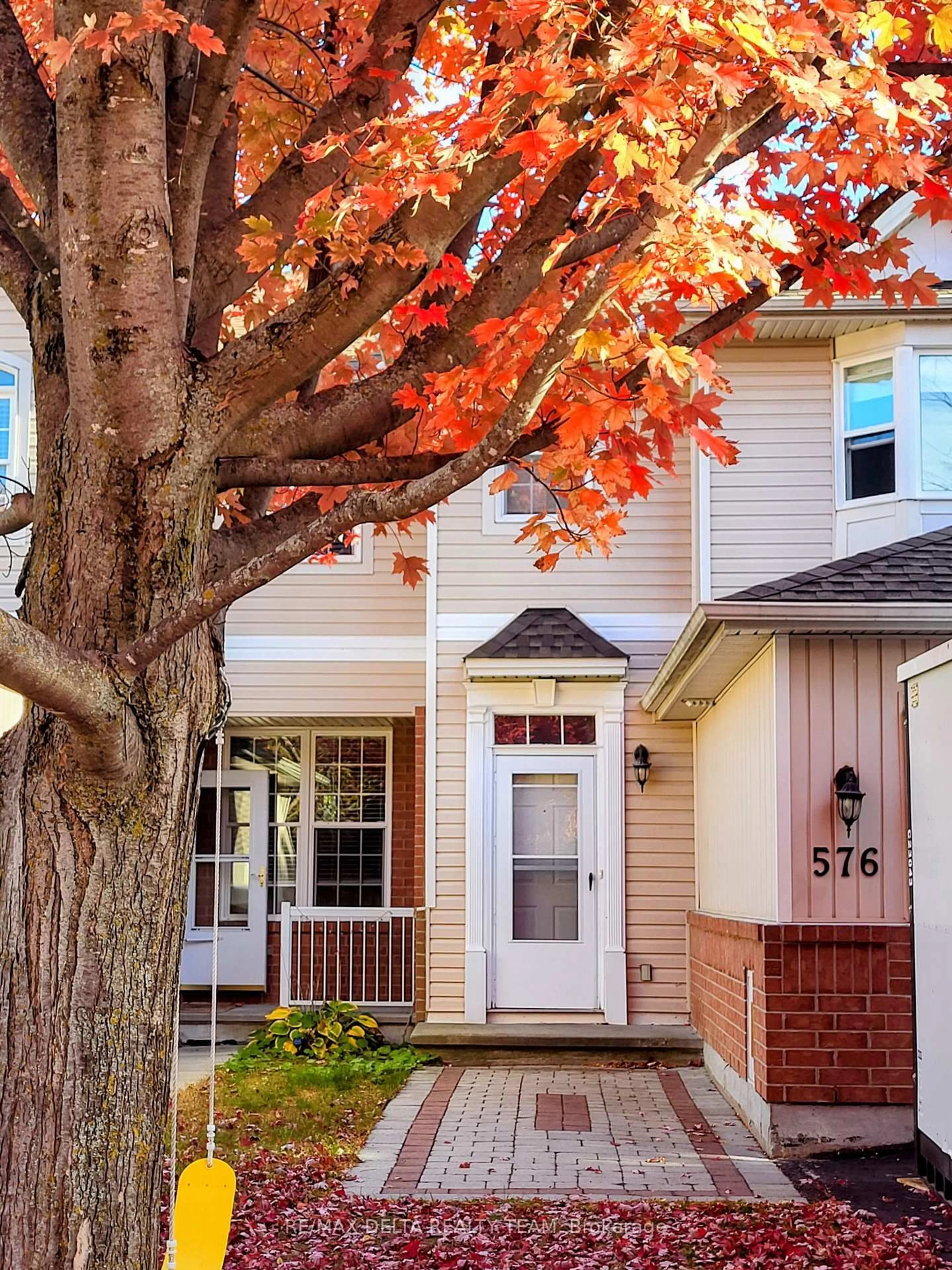 Home with brick exterior material, street for 576 Aberfoyle Circ, Ottawa Ontario K2K 3R3