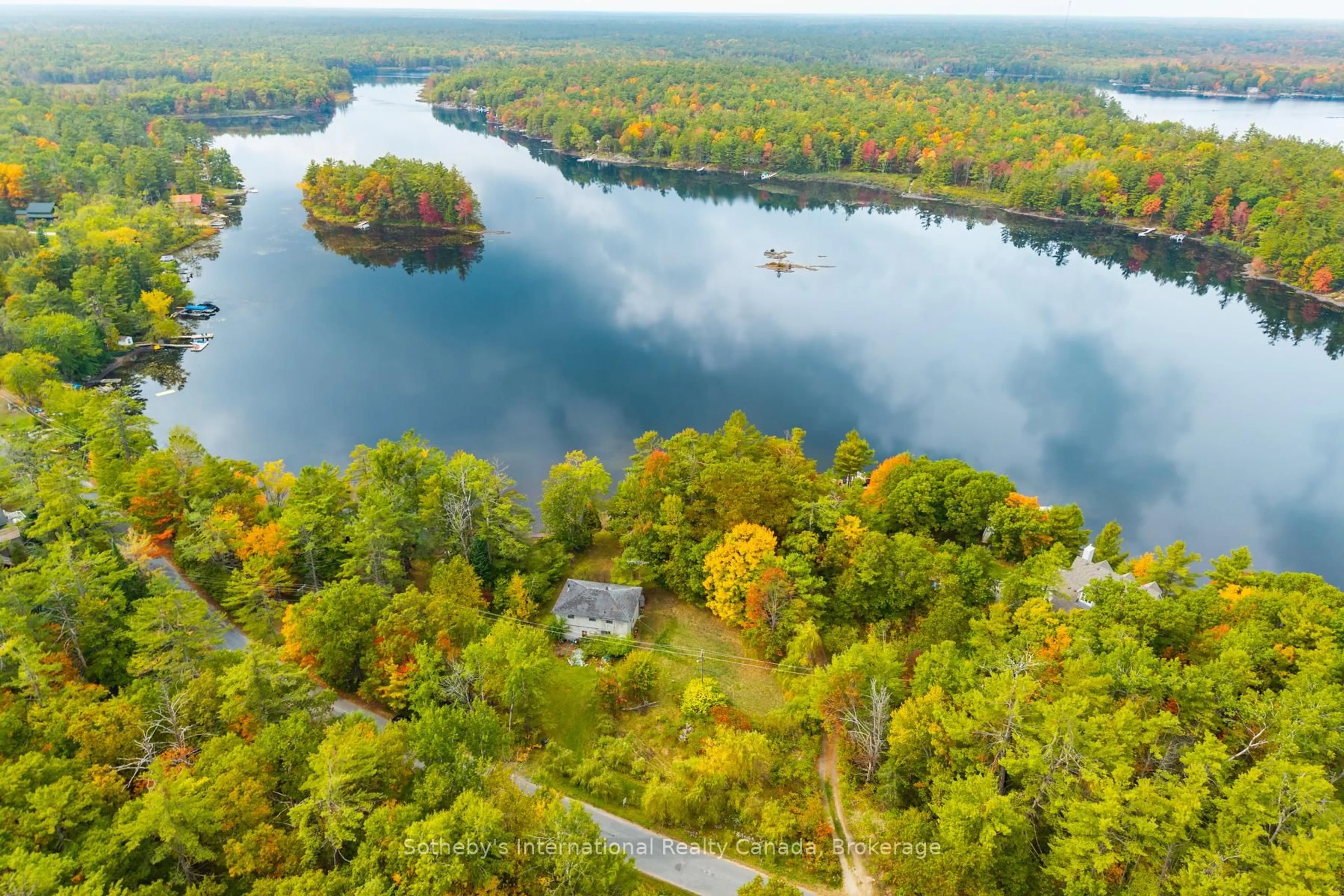 A pic from outside/outdoor area/front of a property/back of a property/a pic from drone, water/lake/river/ocean view for 1144 South Morrison Lake Rd, Gravenhurst Ontario P0E 1N0