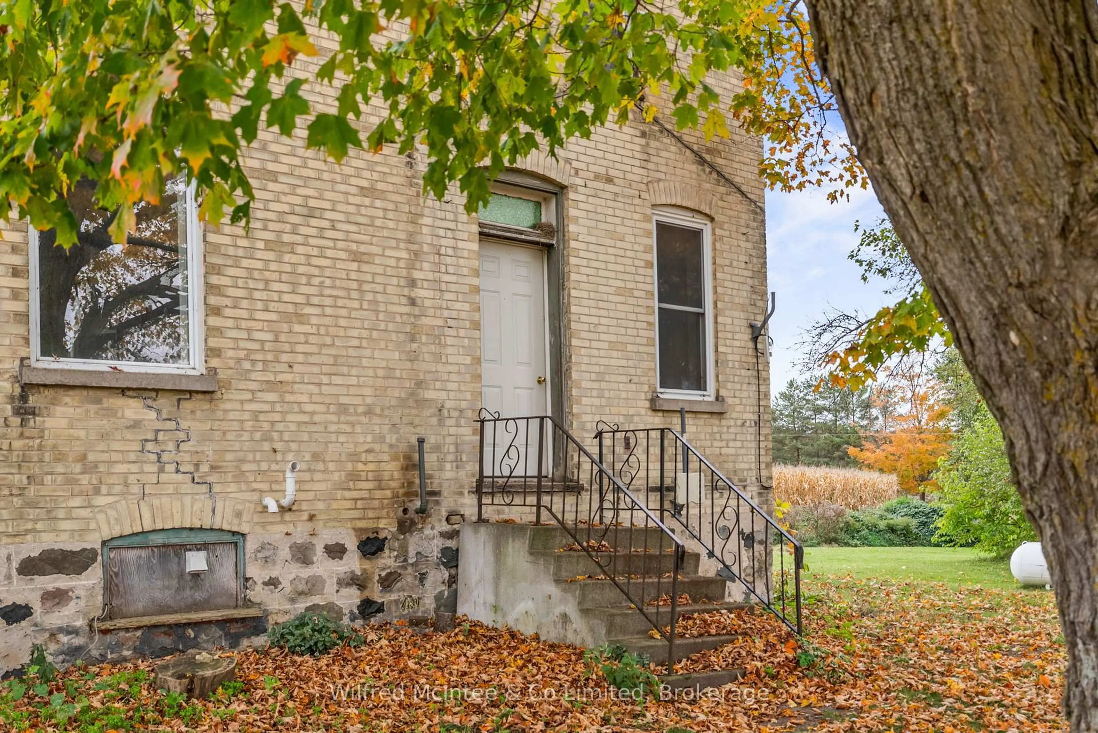Home with brick exterior material, street for 570 20 Sdrd, Brockton Ontario N0G 2V0