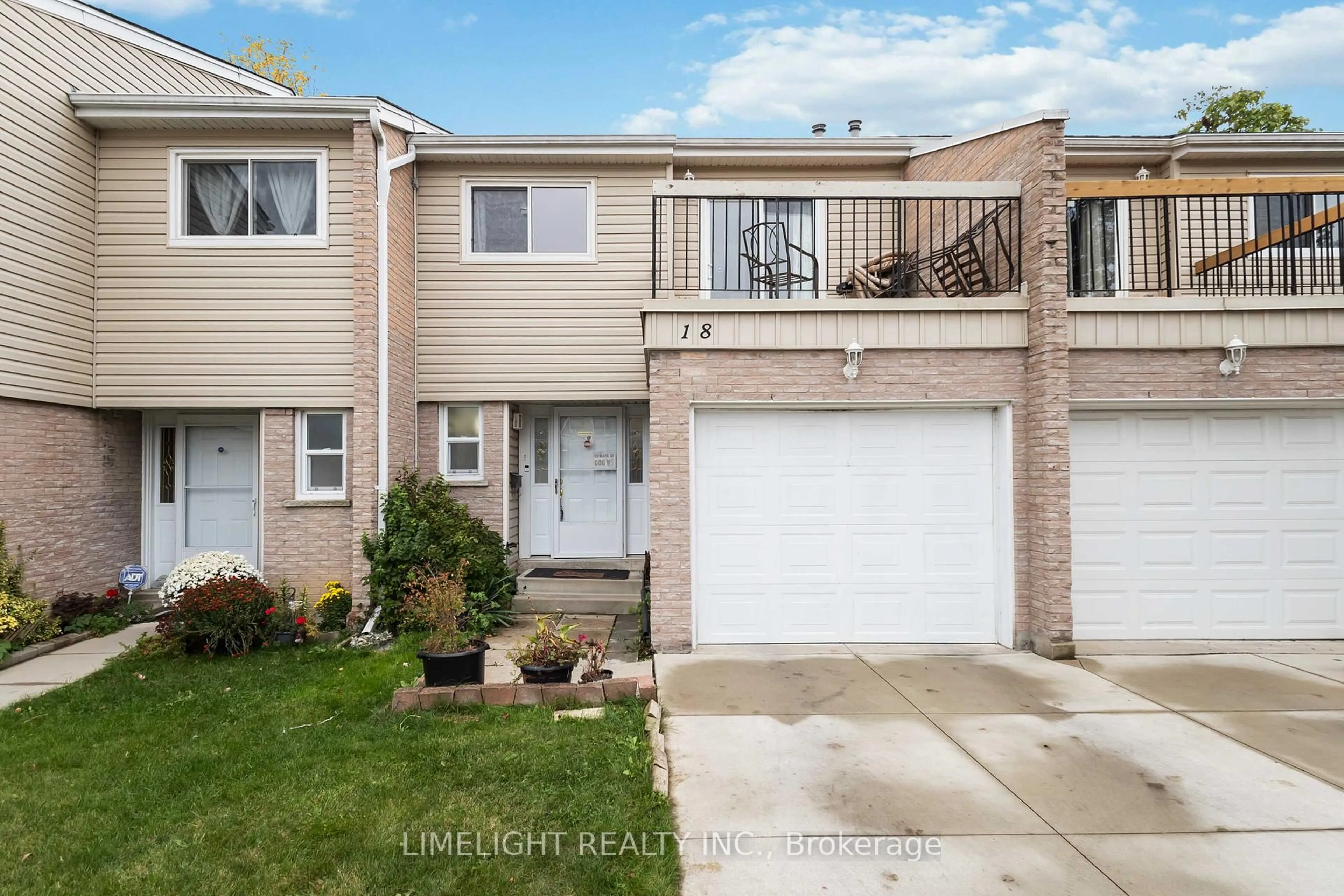Home with vinyl exterior material, street for 669 Osgoode Dr #18, London South Ontario N6E 2C7