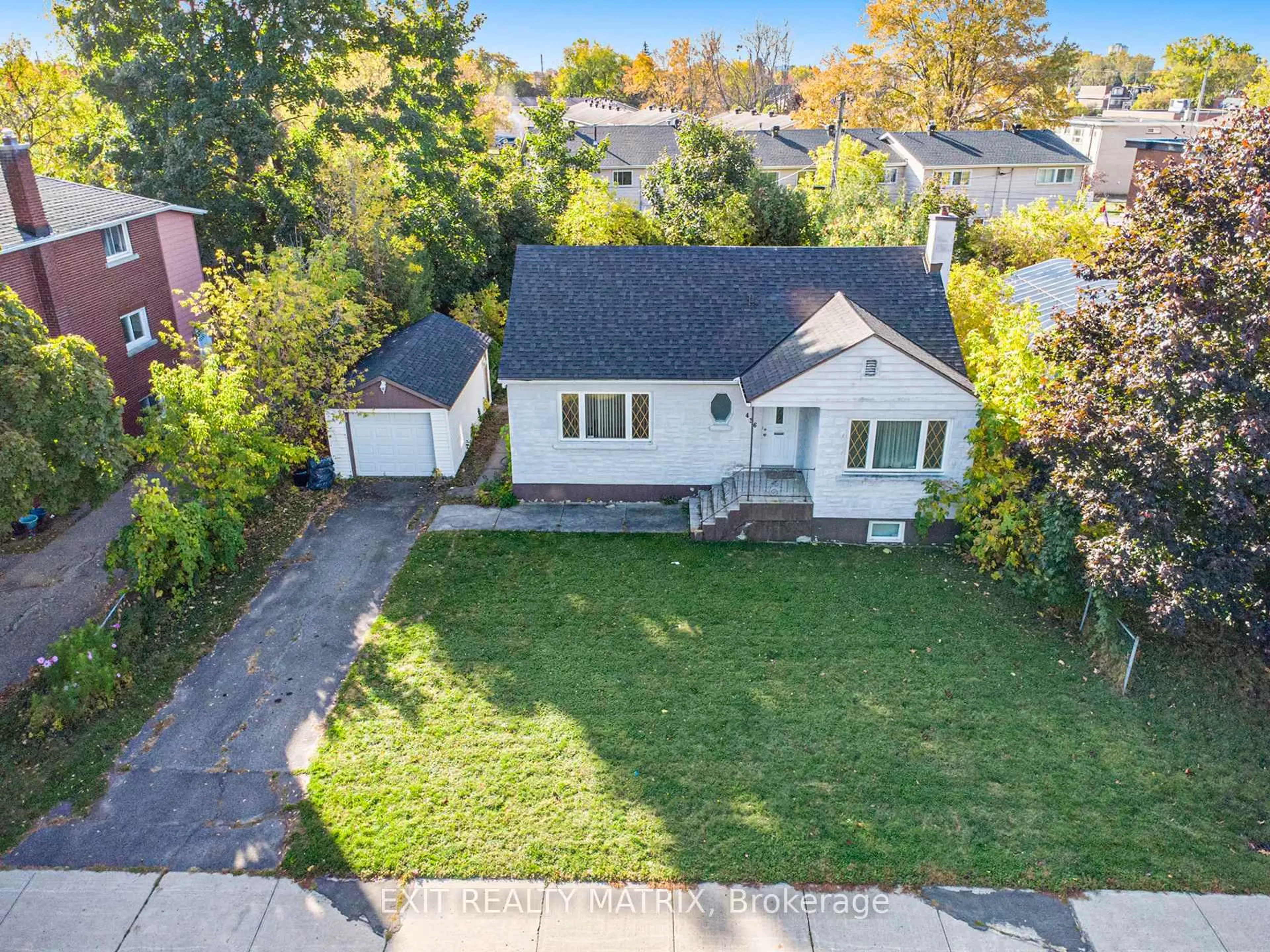 A pic from outside/outdoor area/front of a property/back of a property/a pic from drone, street for 436 Blake Blvd, Ottawa Ontario K1K 1B1