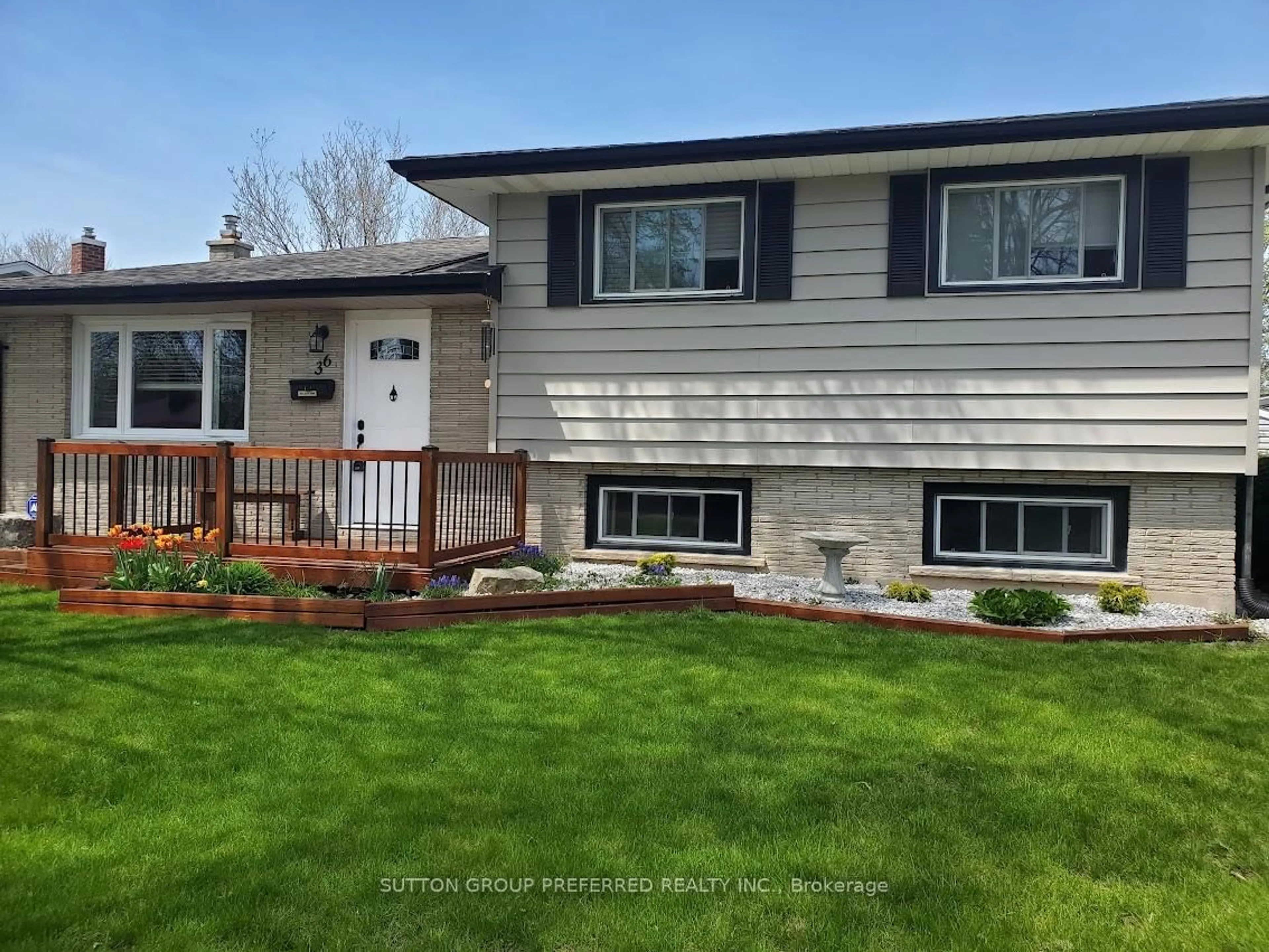 Home with vinyl exterior material, street for 36 Agincourt Gdns, London South Ontario N5Z 4E4
