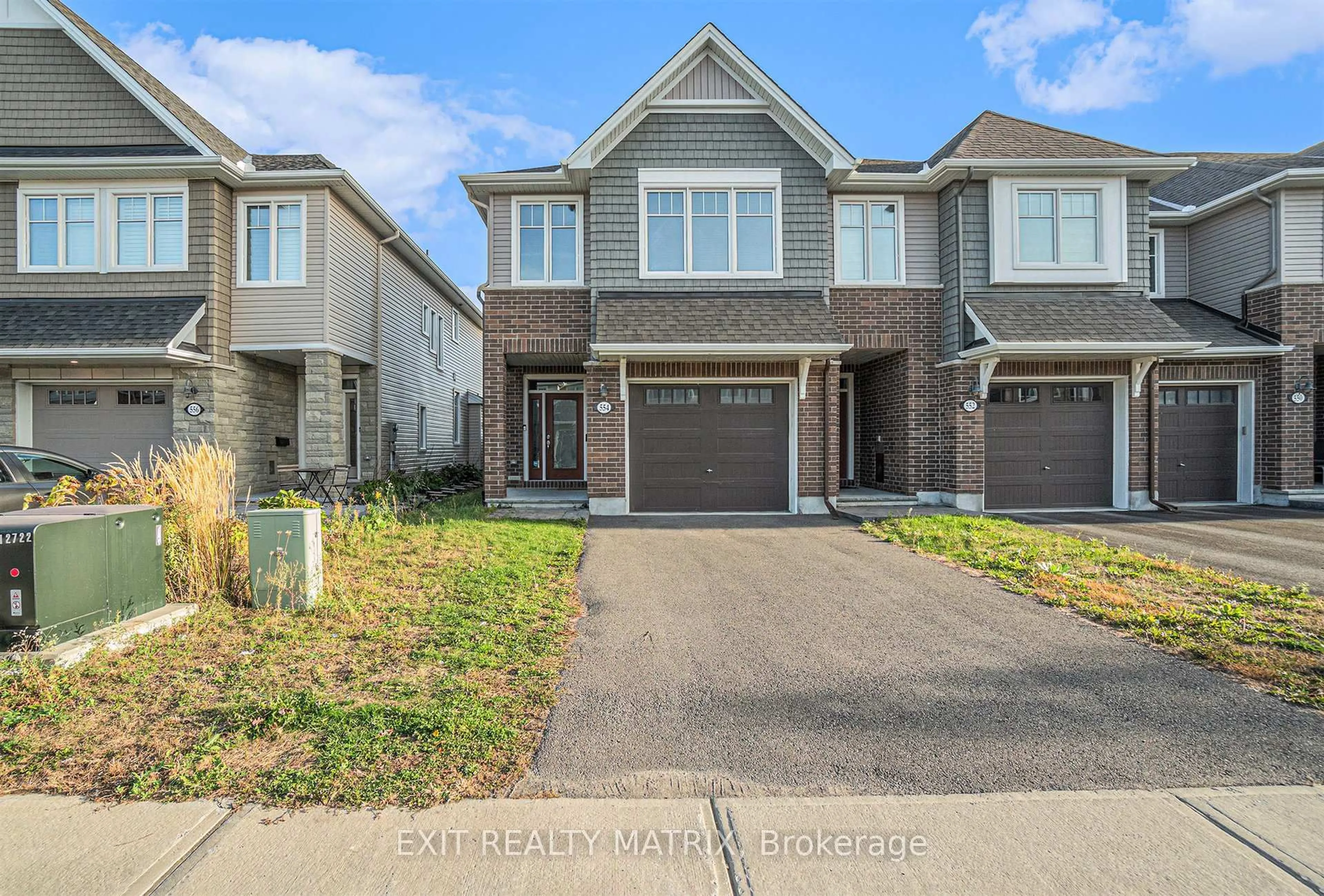 Home with brick exterior material, street for 554 Jackdaw Ave, Ottawa Ontario K2J 6N1
