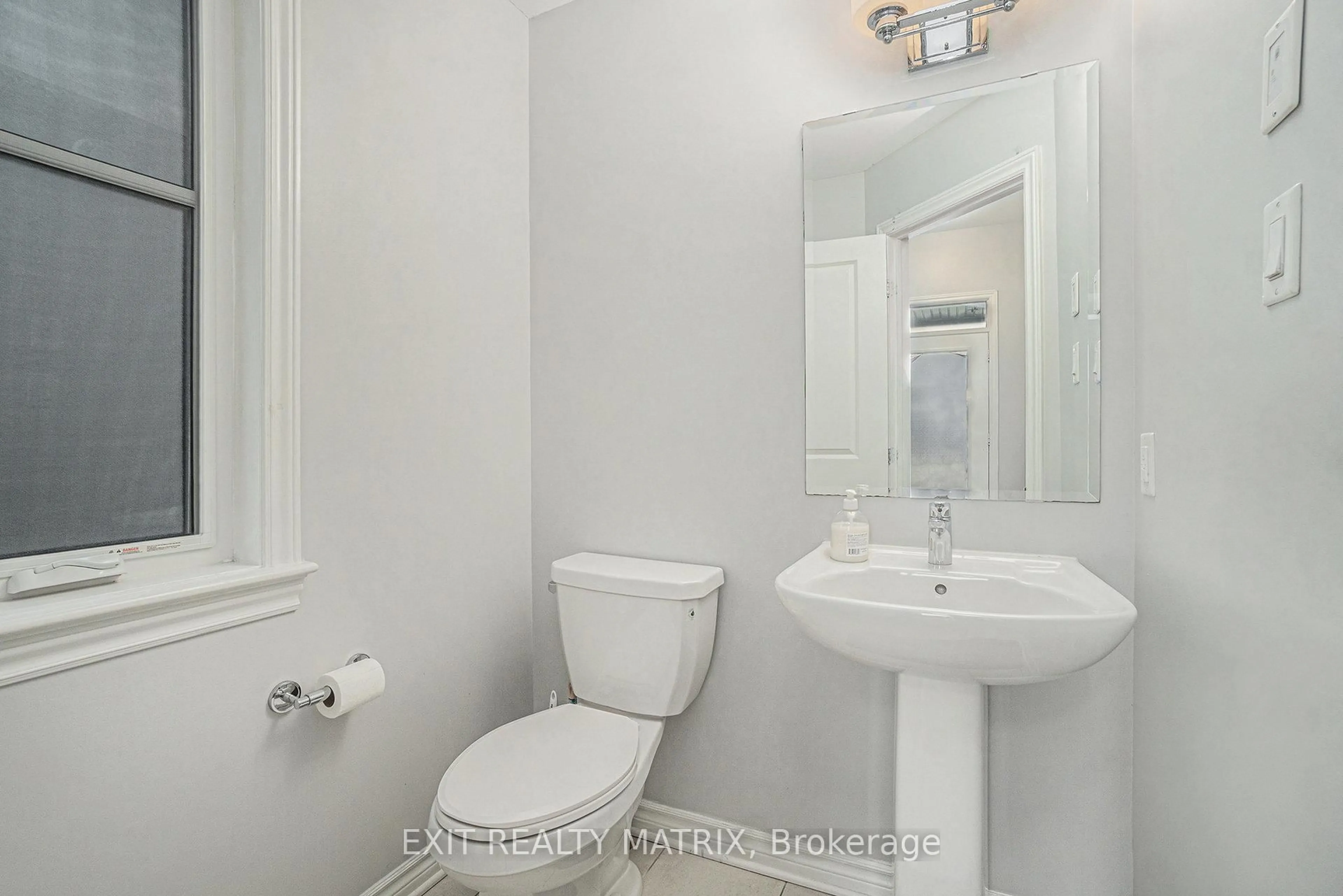 Standard bathroom, unknown for 554 Jackdaw Ave, Ottawa Ontario K2J 6N1