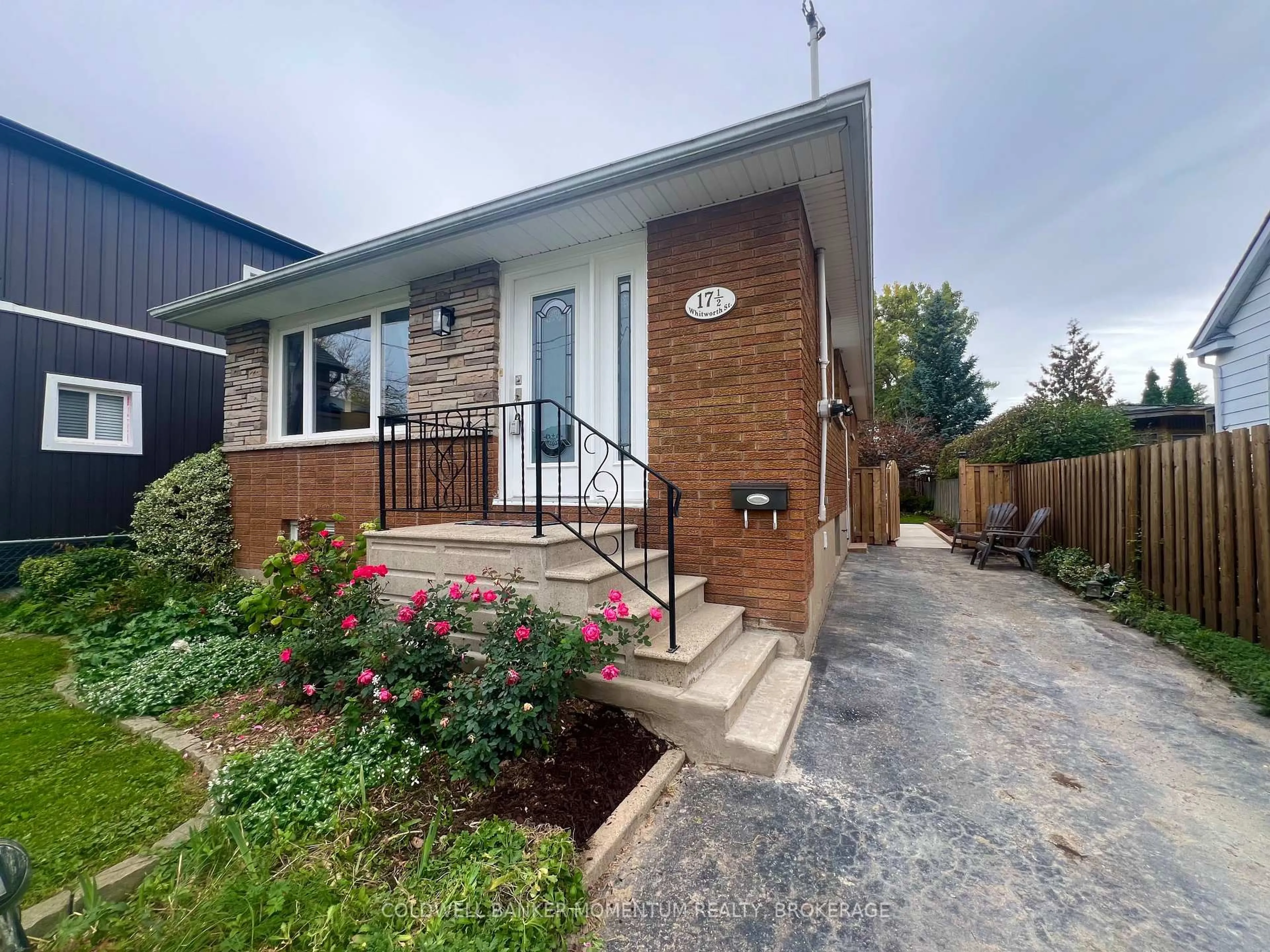 Home with brick exterior material, street for 17 1/2 Whitworth St, St. Catharines Ontario L2S 1G5