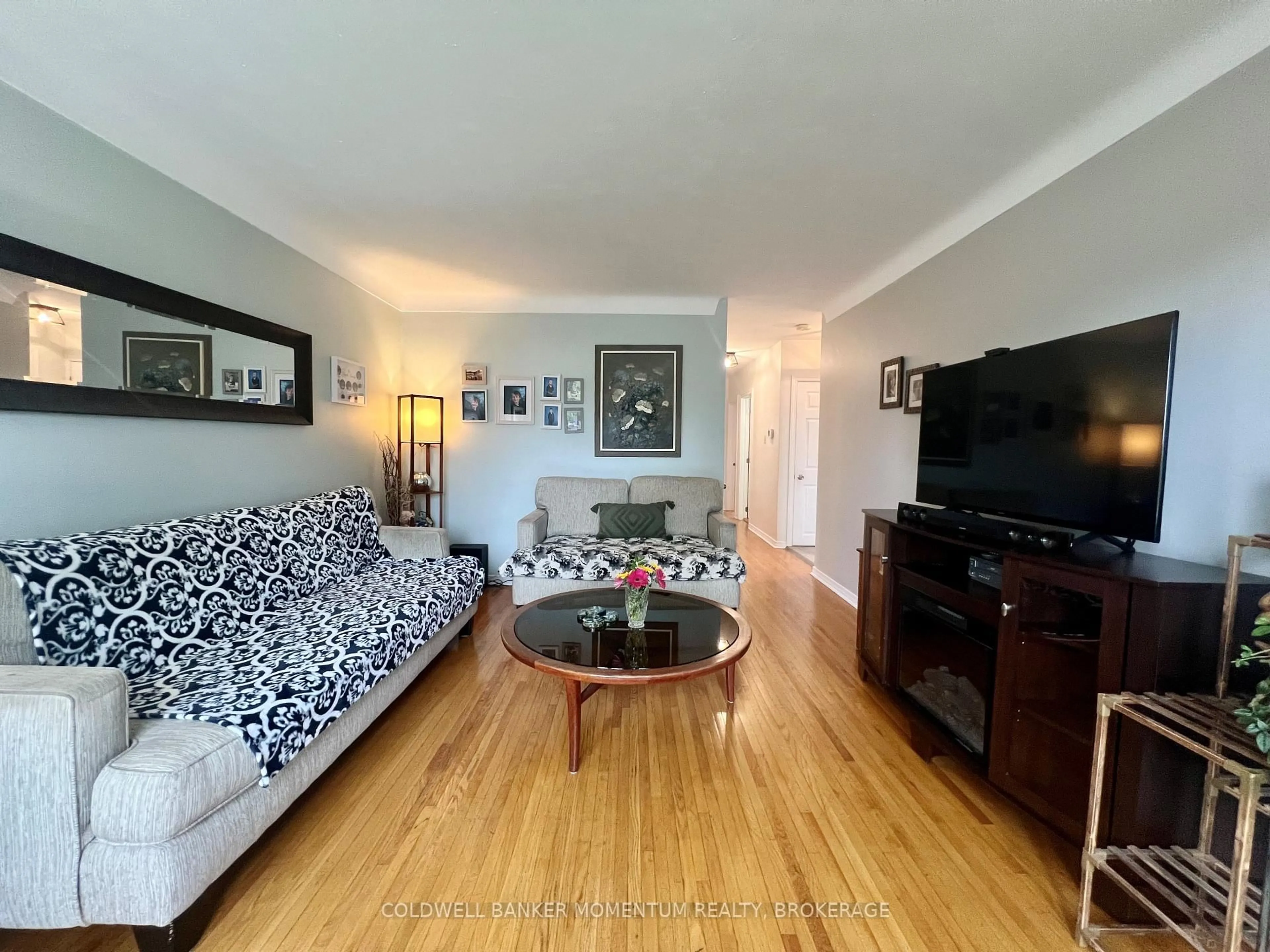 Living room with furniture, unknown for 17 1/2 Whitworth St, St. Catharines Ontario L2S 1G5