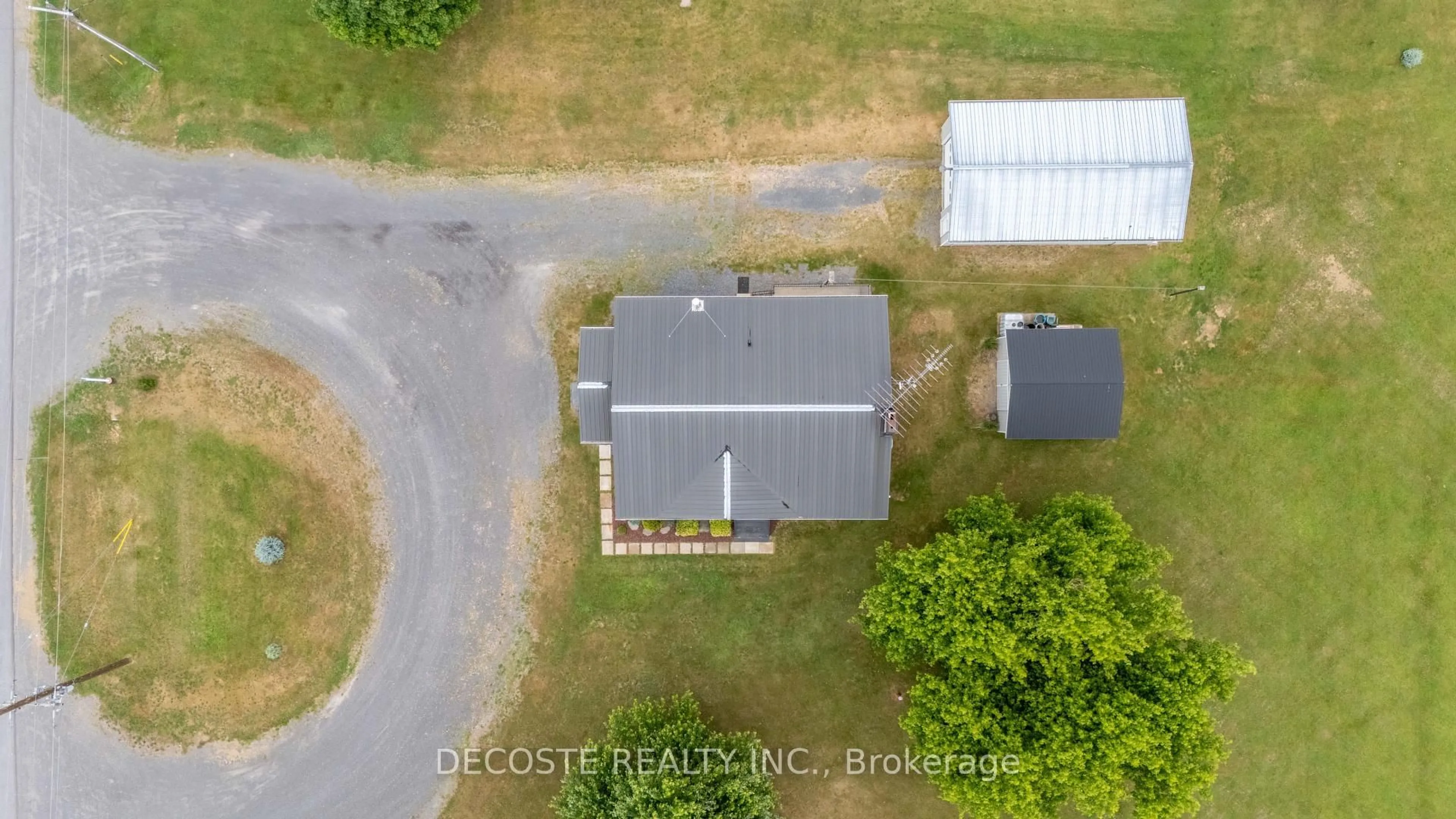A pic from outside/outdoor area/front of a property/back of a property/a pic from drone, unknown for 20330 Lochiel Rd, North Glengarry Ontario K0C 1A0