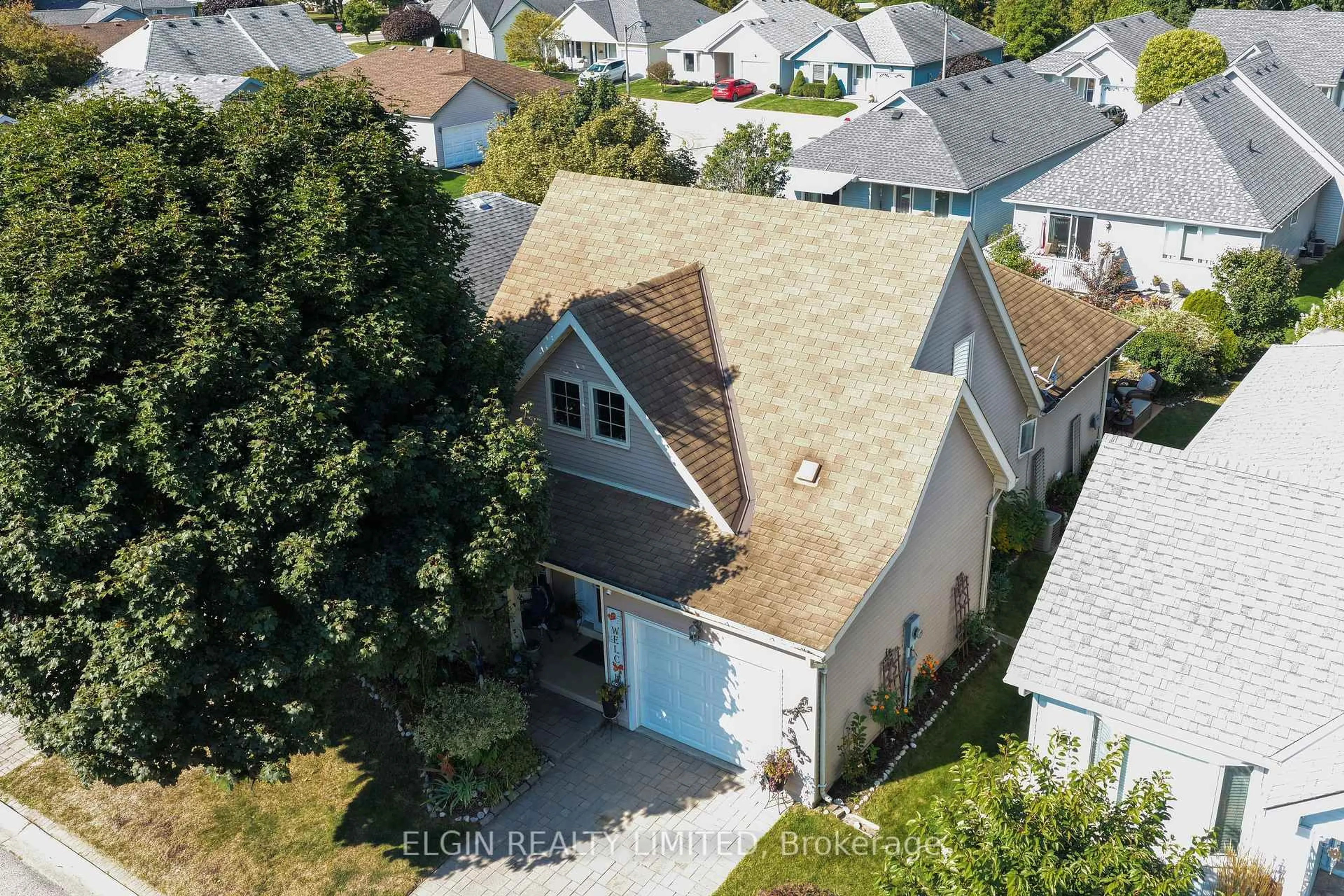 A pic from outside/outdoor area/front of a property/back of a property/a pic from drone, city buildings view from balcony for 59 Wilkins Cres, Tillsonburg Ontario N4G 5M5