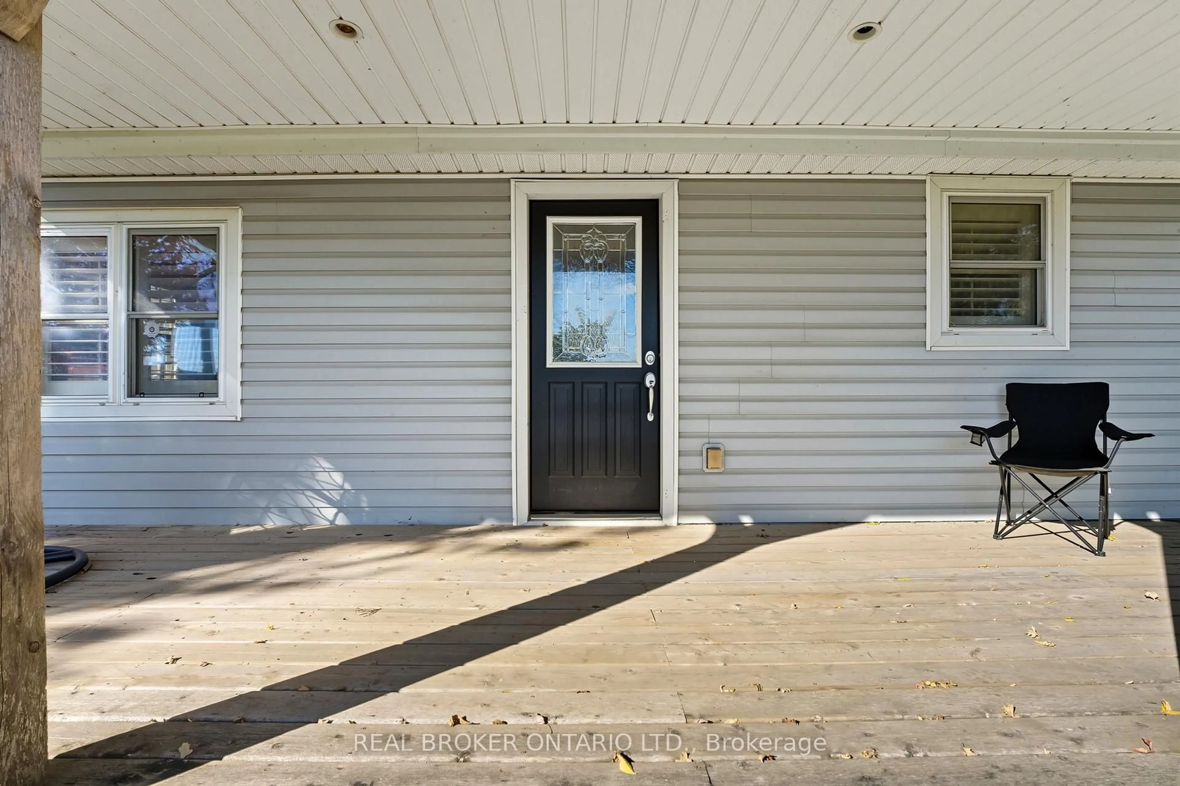 Indoor entryway for 11683 Springfield Rd, Malahide Ontario N0L 2J0