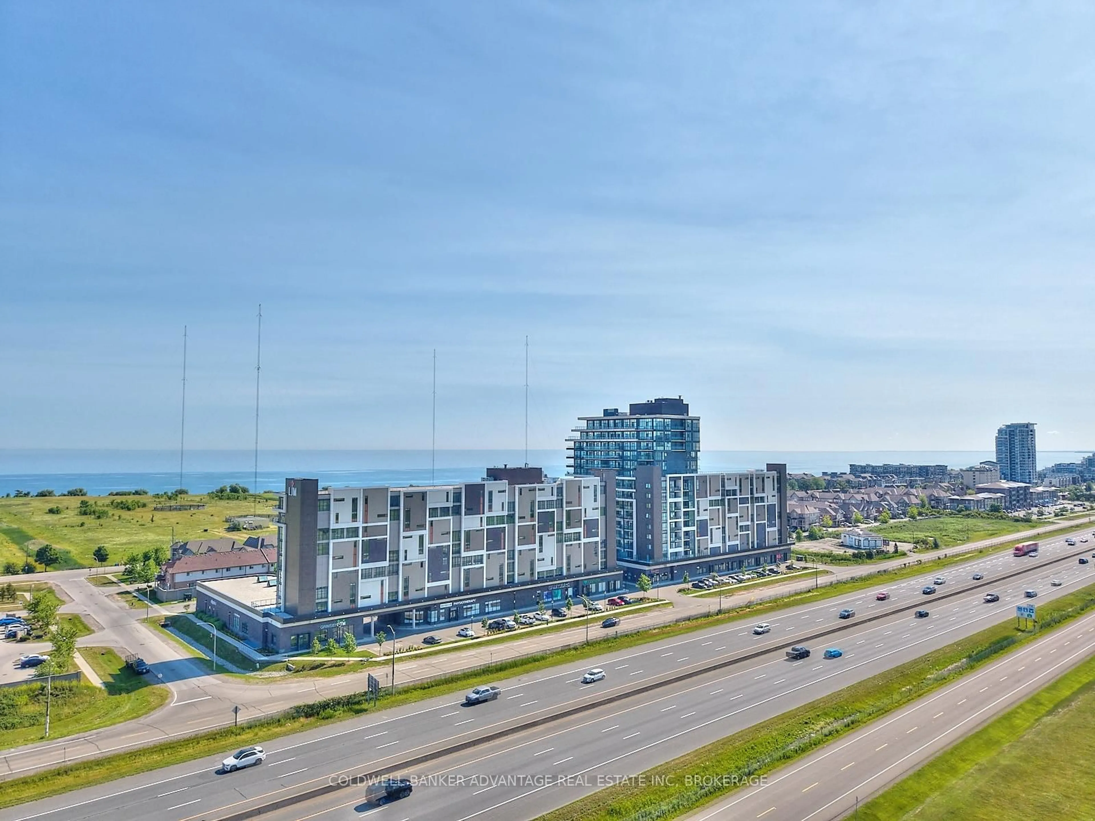 A pic from outside/outdoor area/front of a property/back of a property/a pic from drone, city buildings view from balcony for 550 North Service Rd #610, Grimsby Ontario L3M 0H9