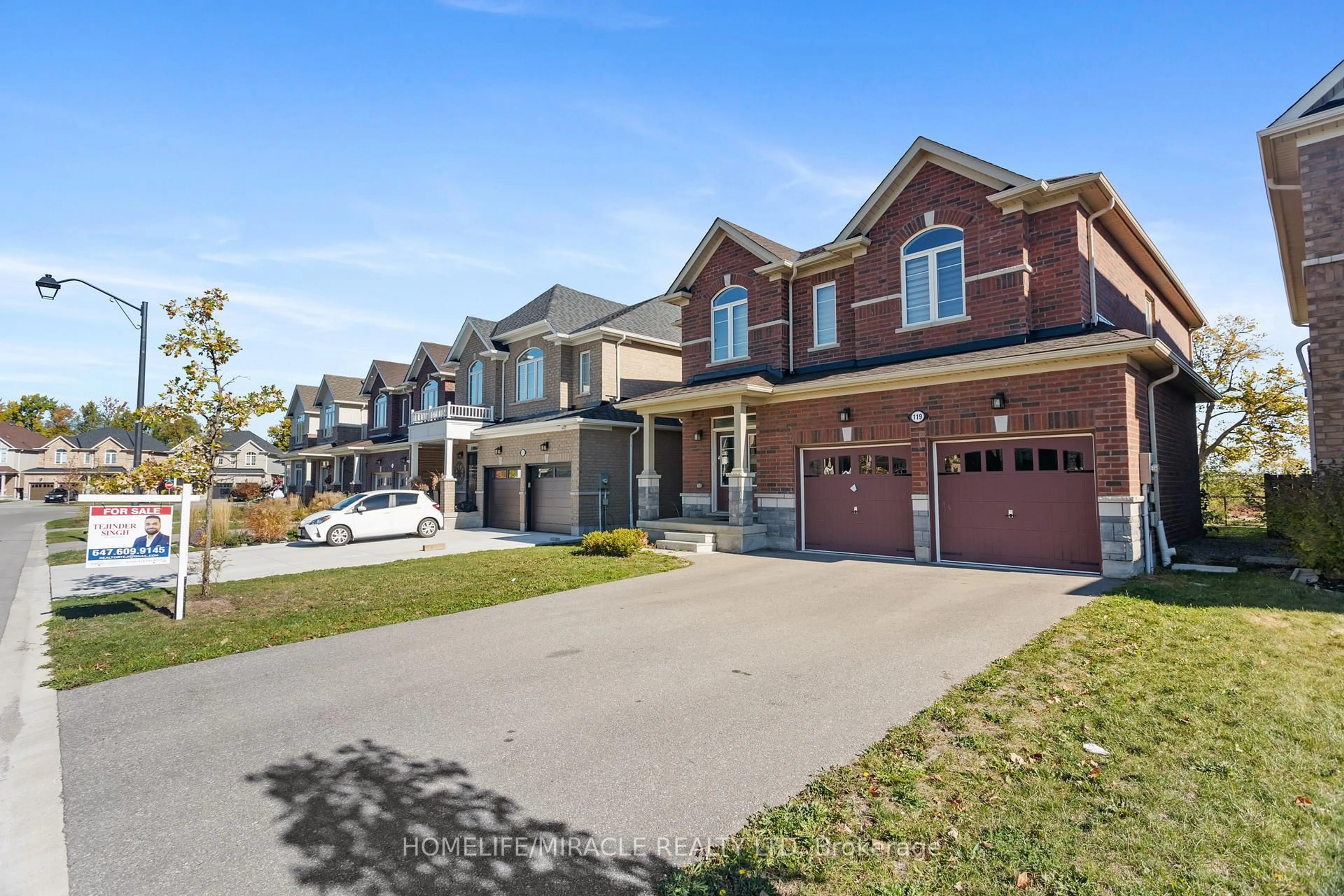 Home with brick exterior material, street for 119 Oak Ave, Brant Ontario N3L 0J6