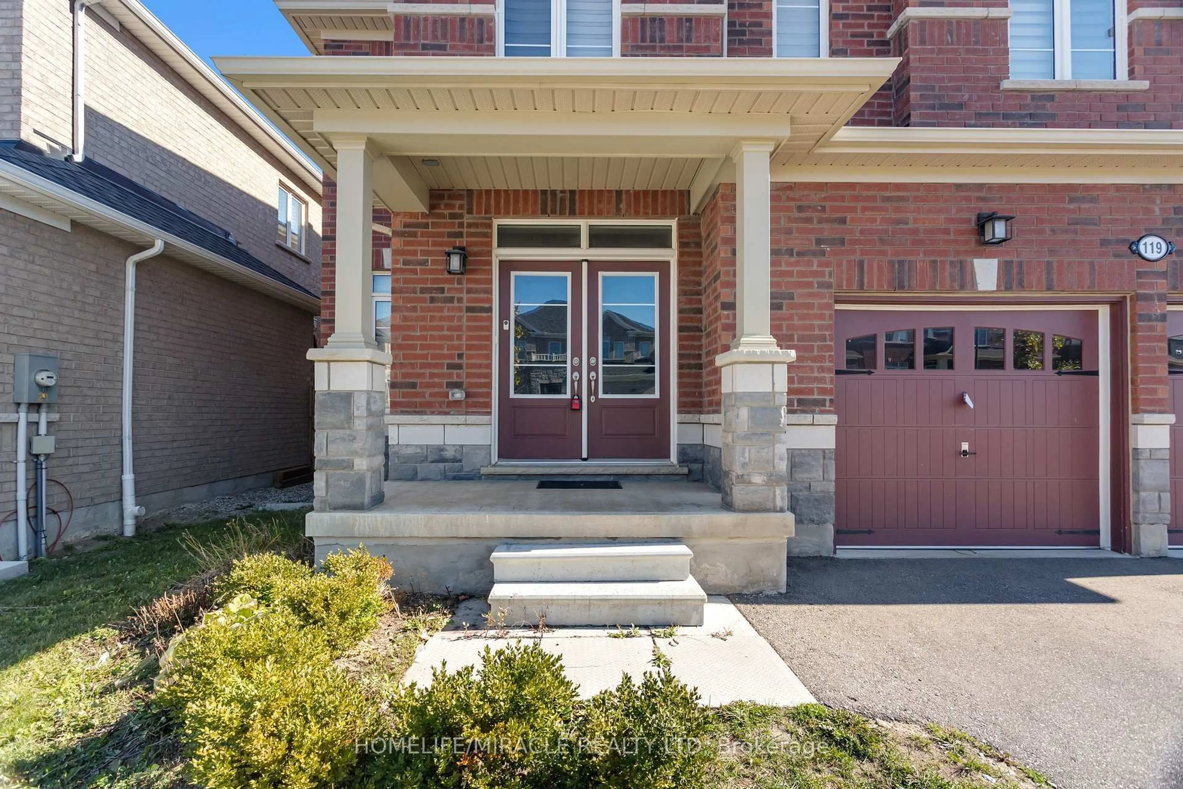 Home with brick exterior material, street for 119 Oak Ave, Brant Ontario N3L 0J6