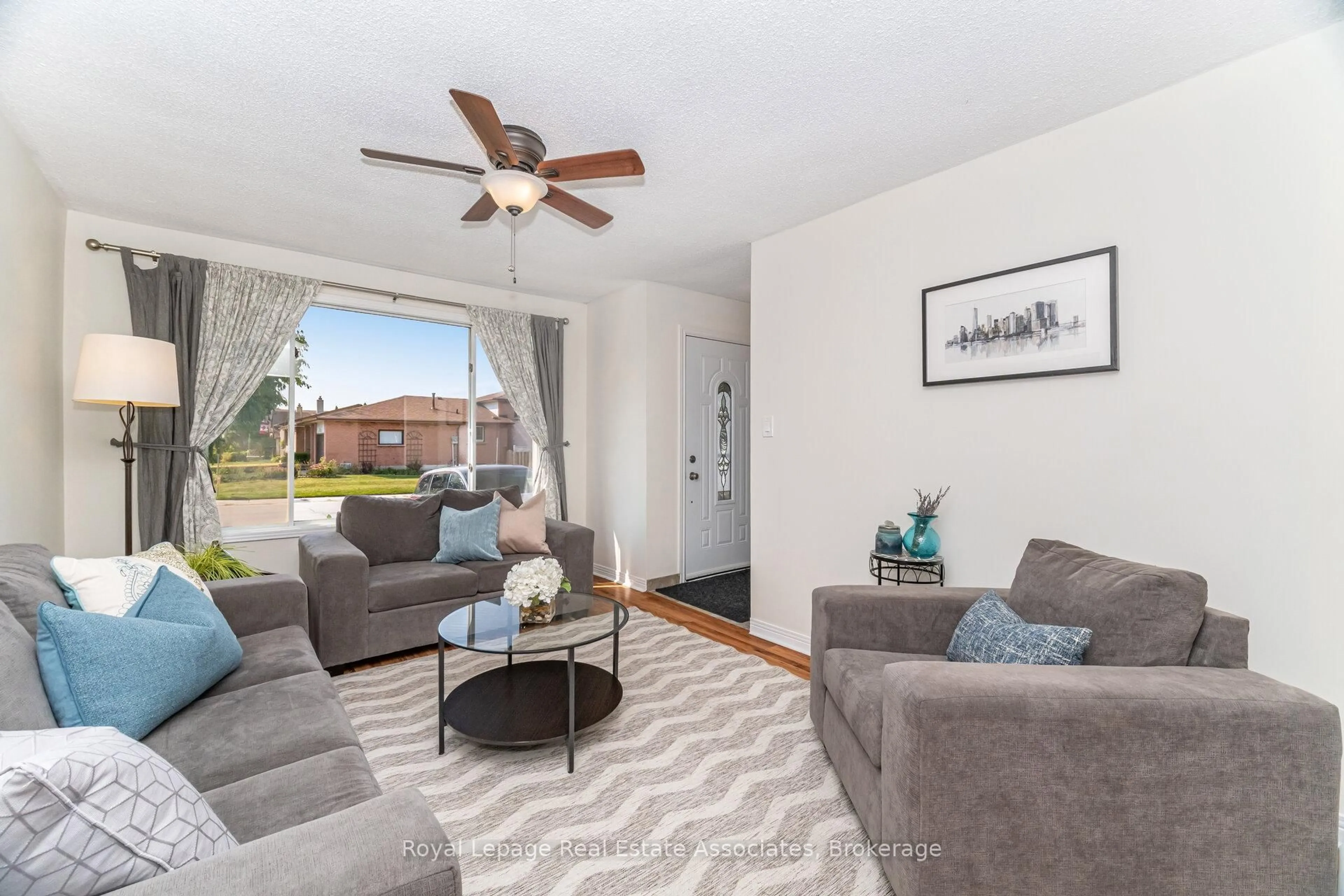 Living room with furniture, unknown for 225 Golfwood Dr, Hamilton Ontario L9C 7C6