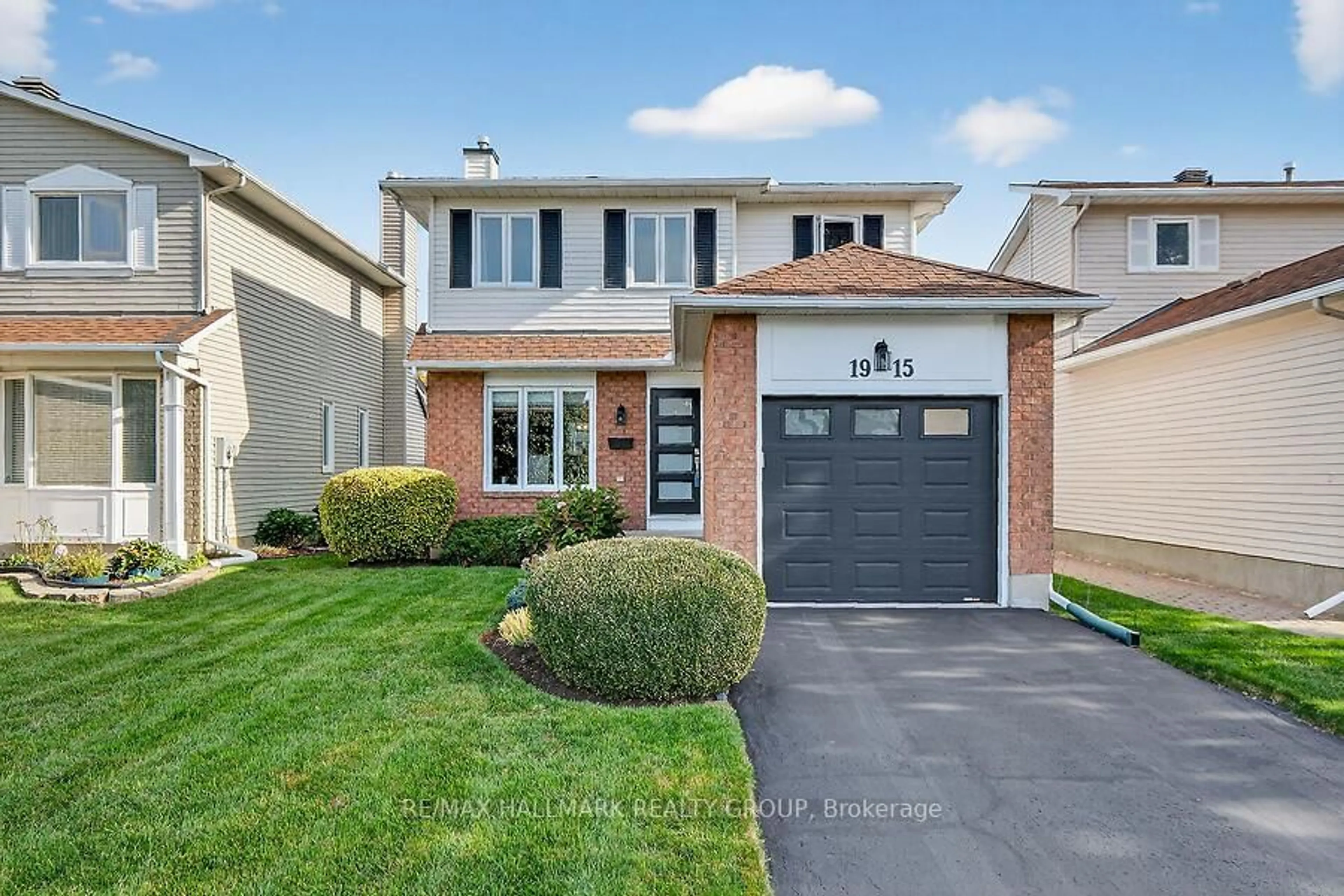 Unknown for 1915 Orchardview Ave, Ottawa Ontario K4A 3H1