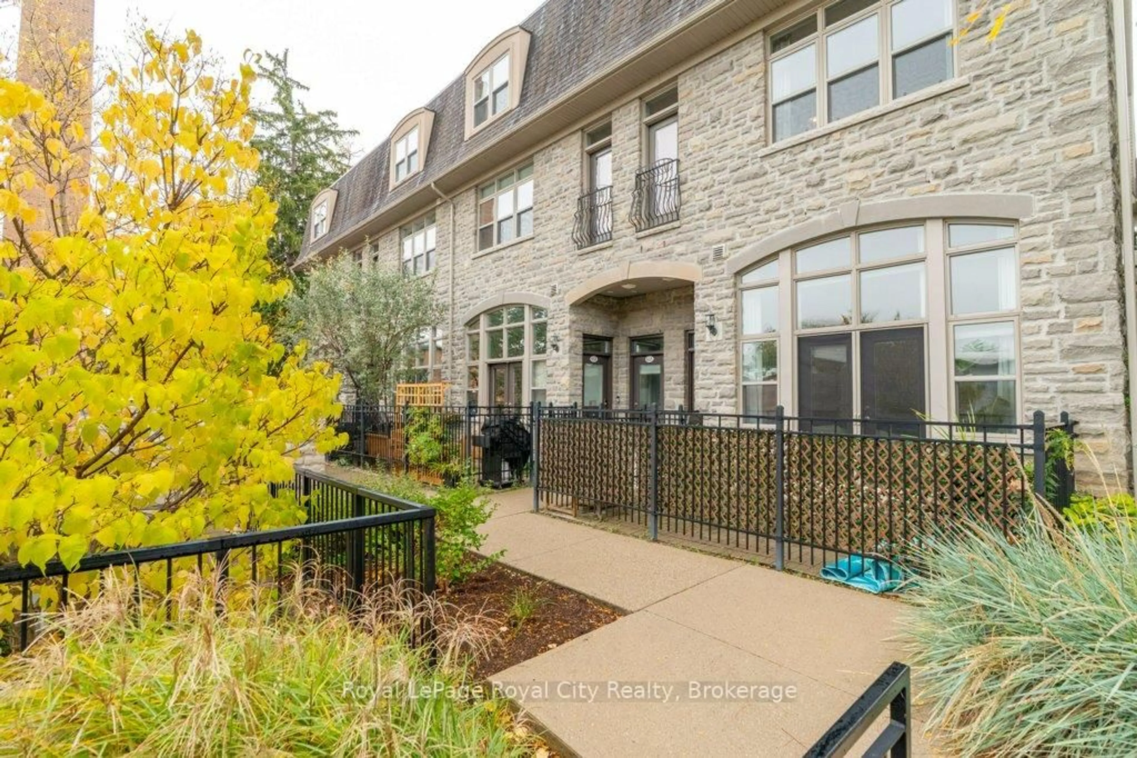 Patio, street for 68A Cardigan St, Guelph Ontario N1H 0A4
