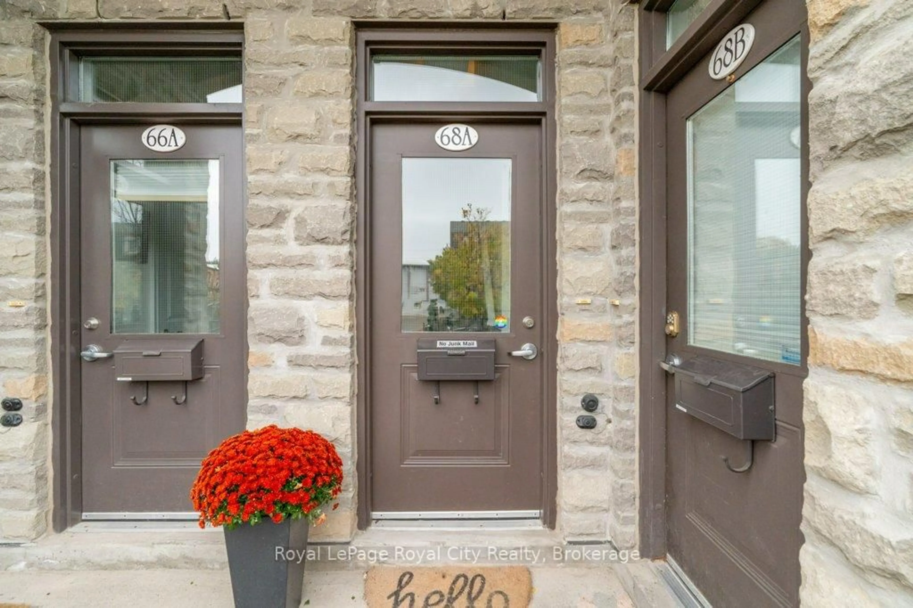 Indoor entryway for 68A Cardigan St, Guelph Ontario N1H 0A4