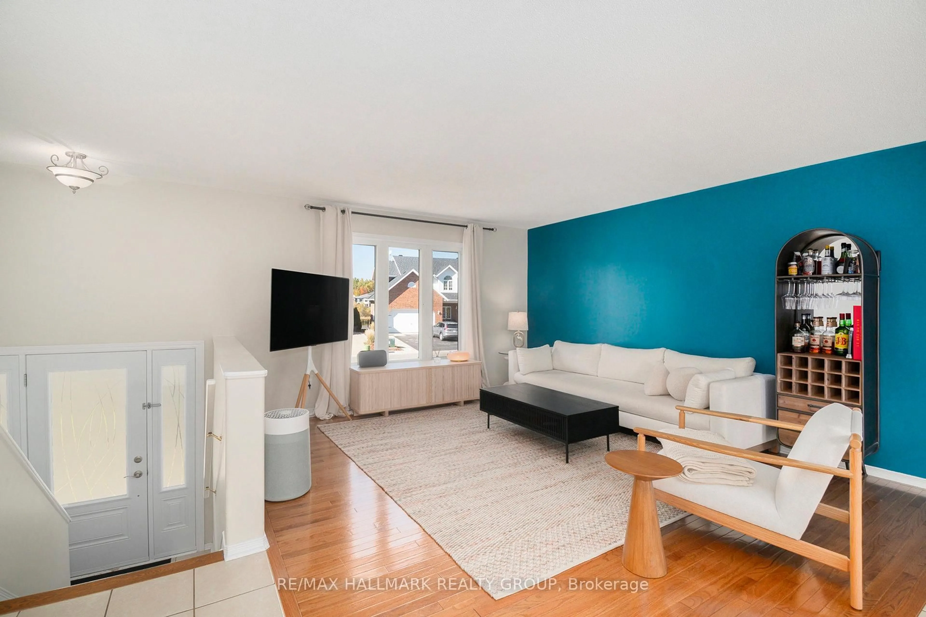 Living room with furniture, unknown for 849 Laval St, Casselman Ontario K0A 1M0