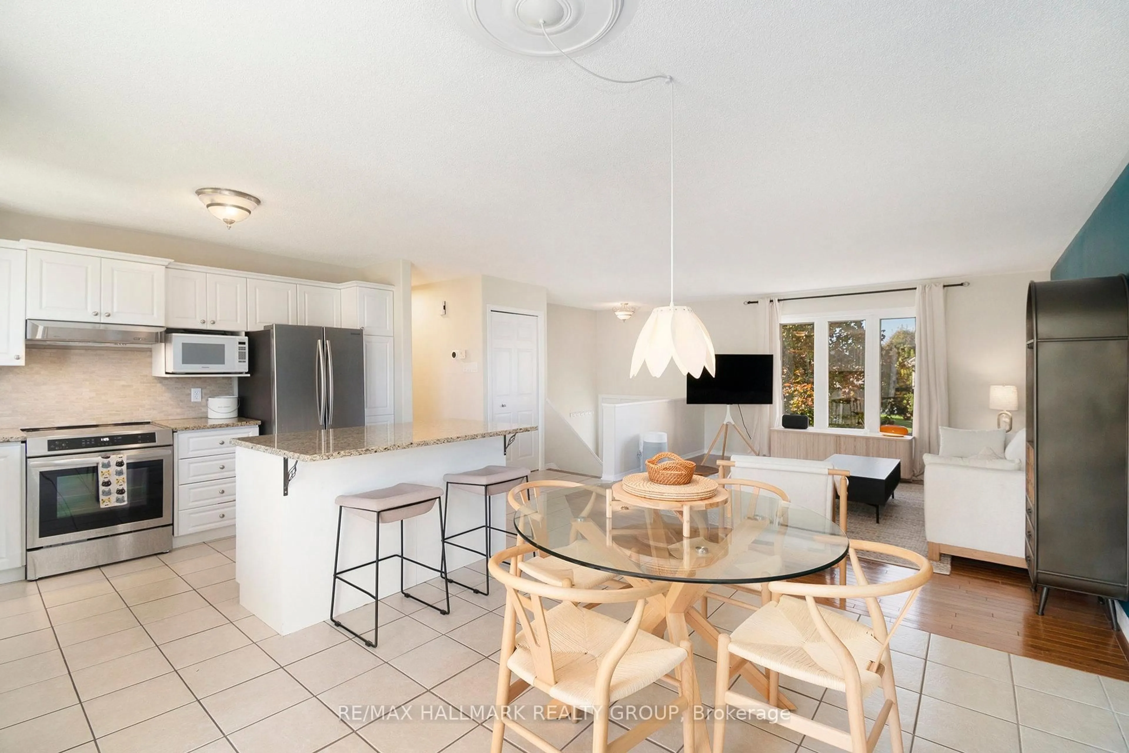 Open concept kitchen, ceramic/tile floor for 849 Laval St, Casselman Ontario K0A 1M0