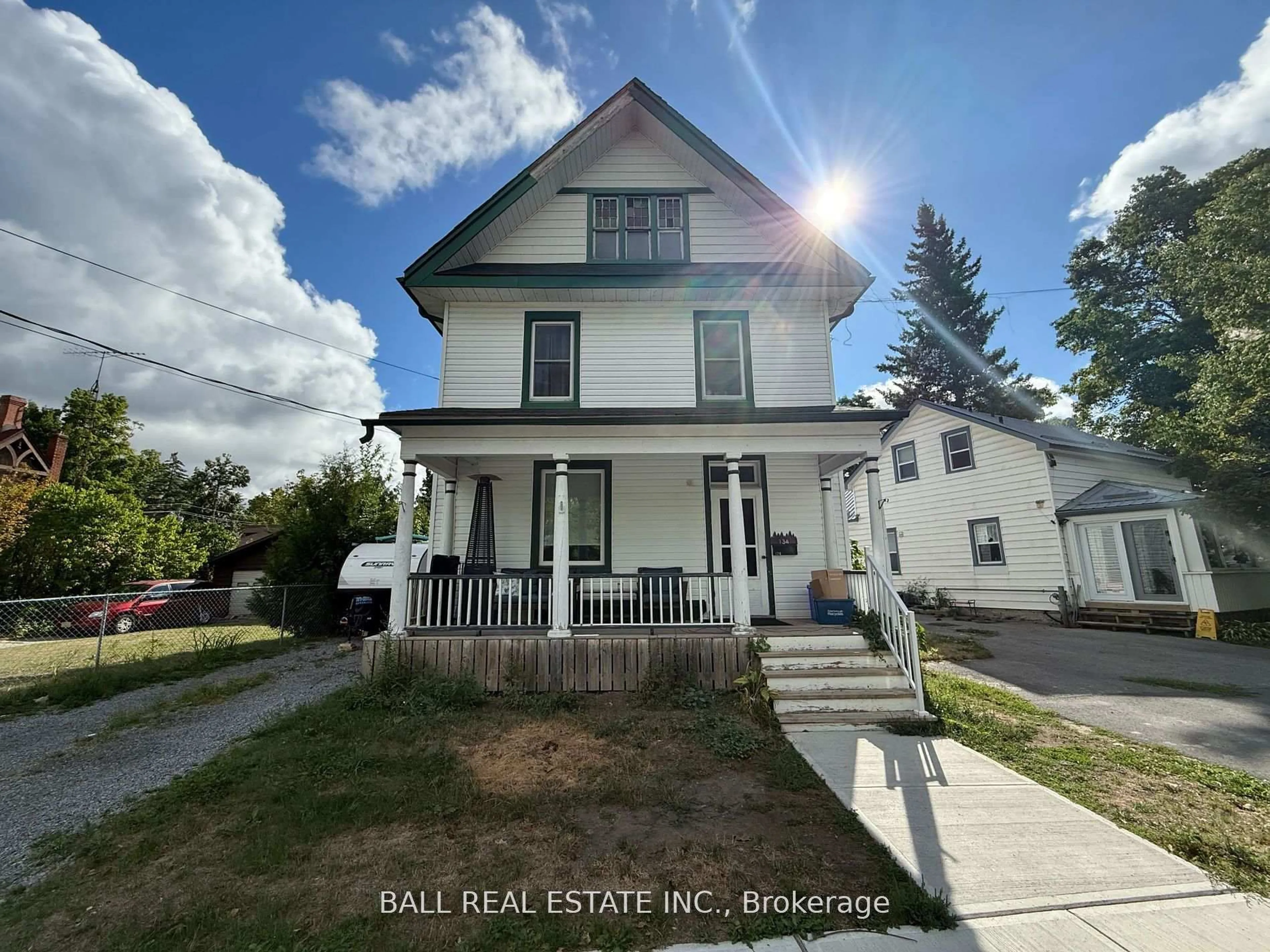 A pic from outside/outdoor area/front of a property/back of a property/a pic from drone, street for 134 Water St, Selwyn Ontario K0L 2H0