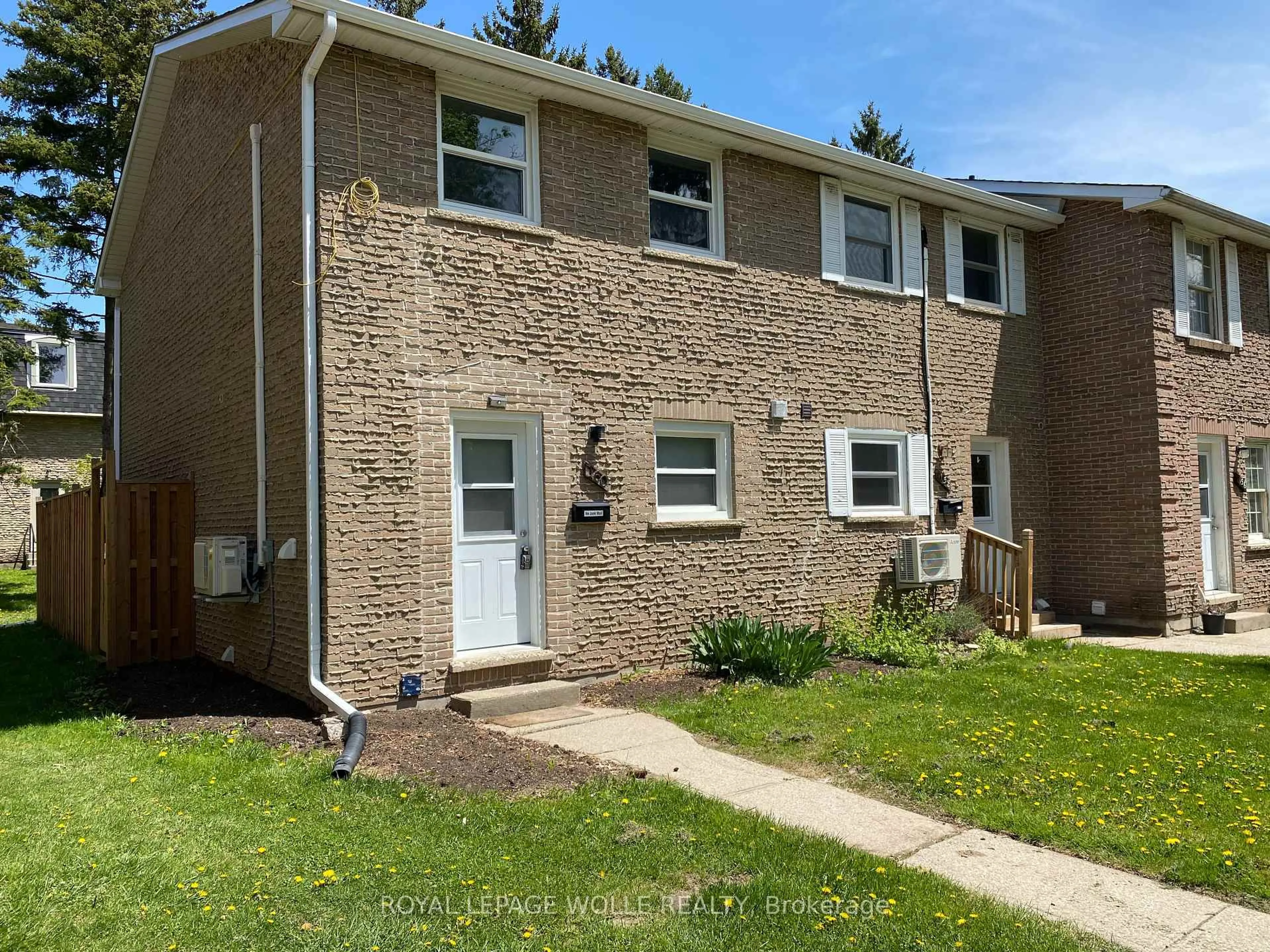 Unknown for 160 Westcourt Pl, Waterloo Ontario N2L 2R7