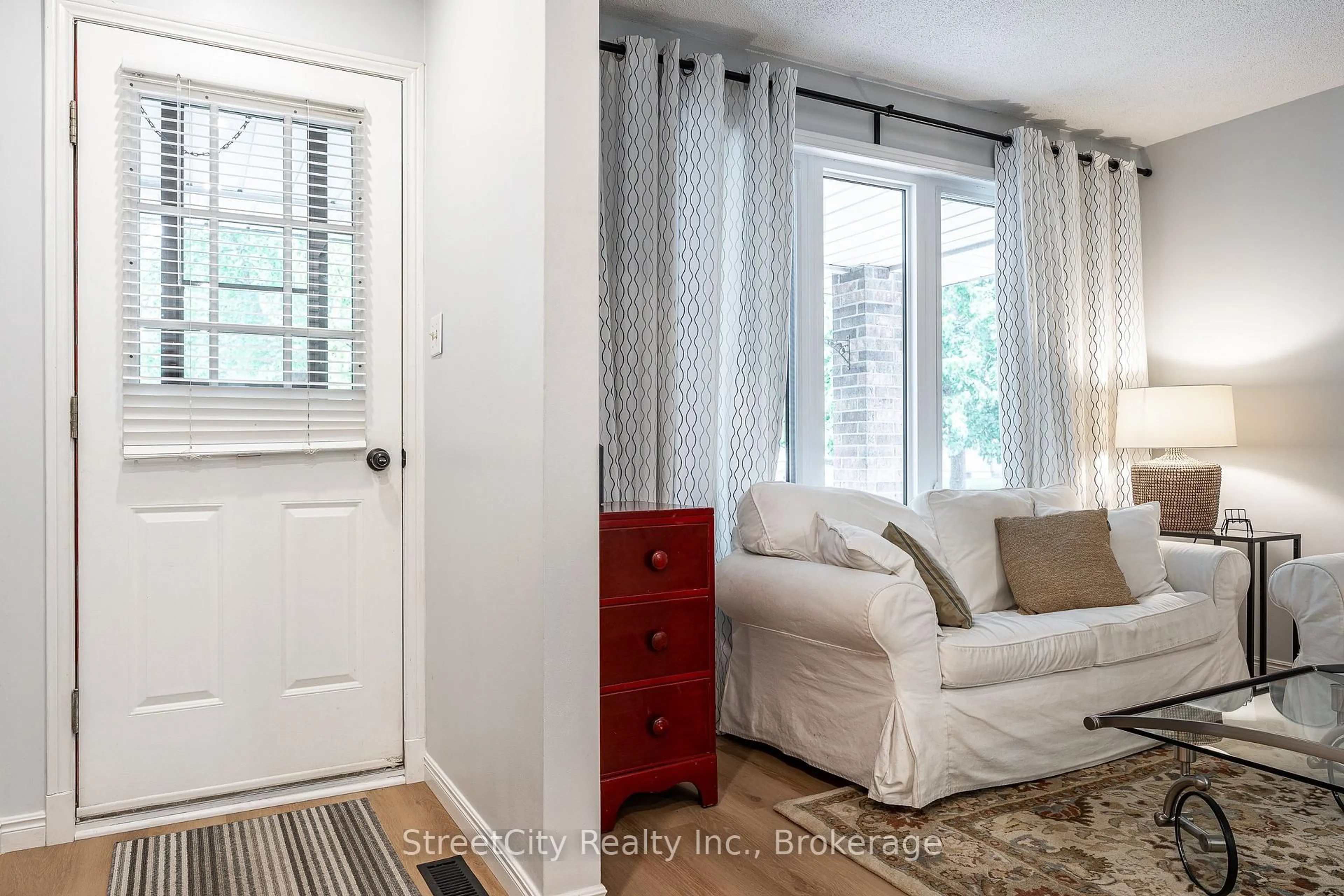 Indoor entryway for 525 Albert St, Stratford Ontario N5A 3L6