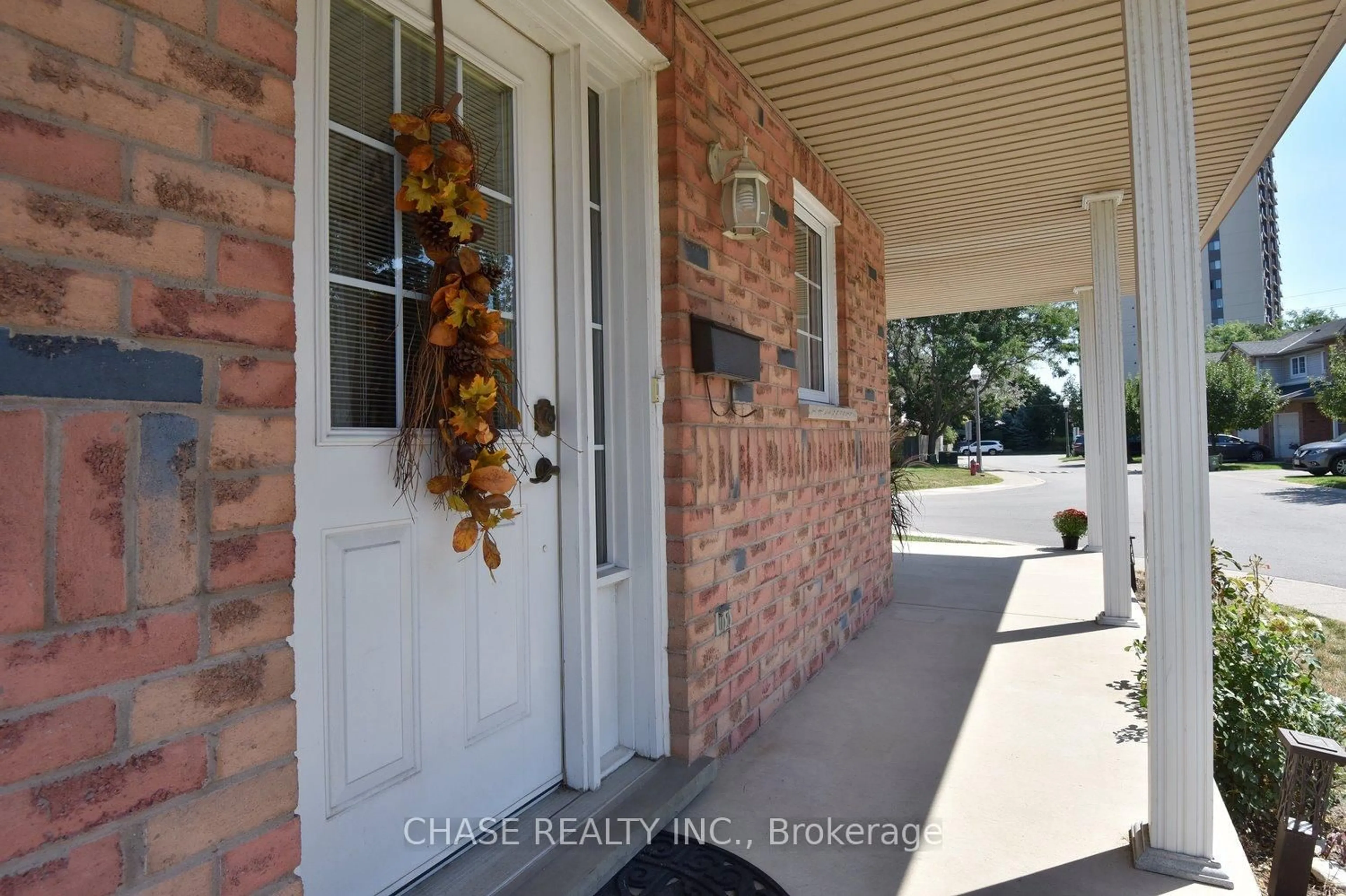 Indoor entryway for 485 Green Rd #37, Hamilton Ontario L8E 6A7