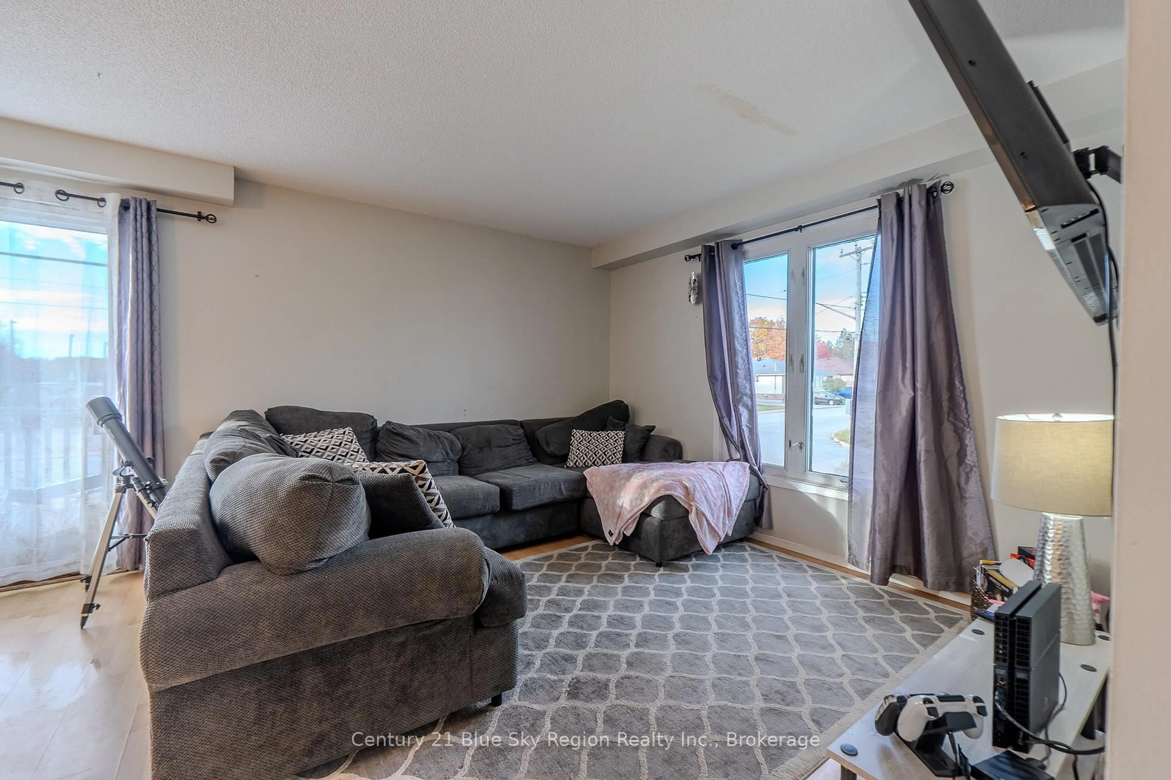 Living room with furniture, unknown for 4 Sovereign Dr, North Bay Ontario P1A 2X9