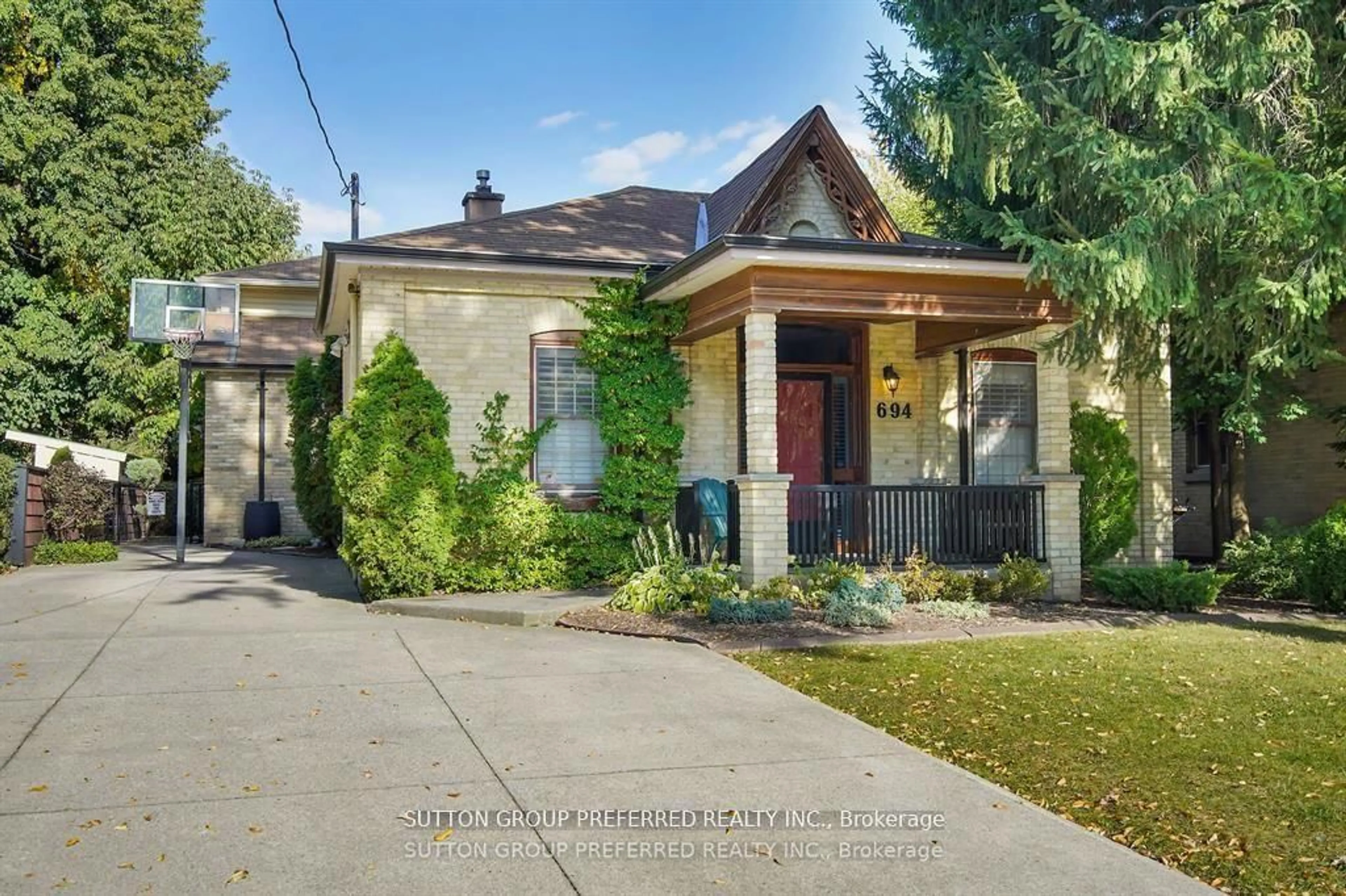 Home with brick exterior material, street for 694 Colborne St, London East Ontario N6A 3Z5