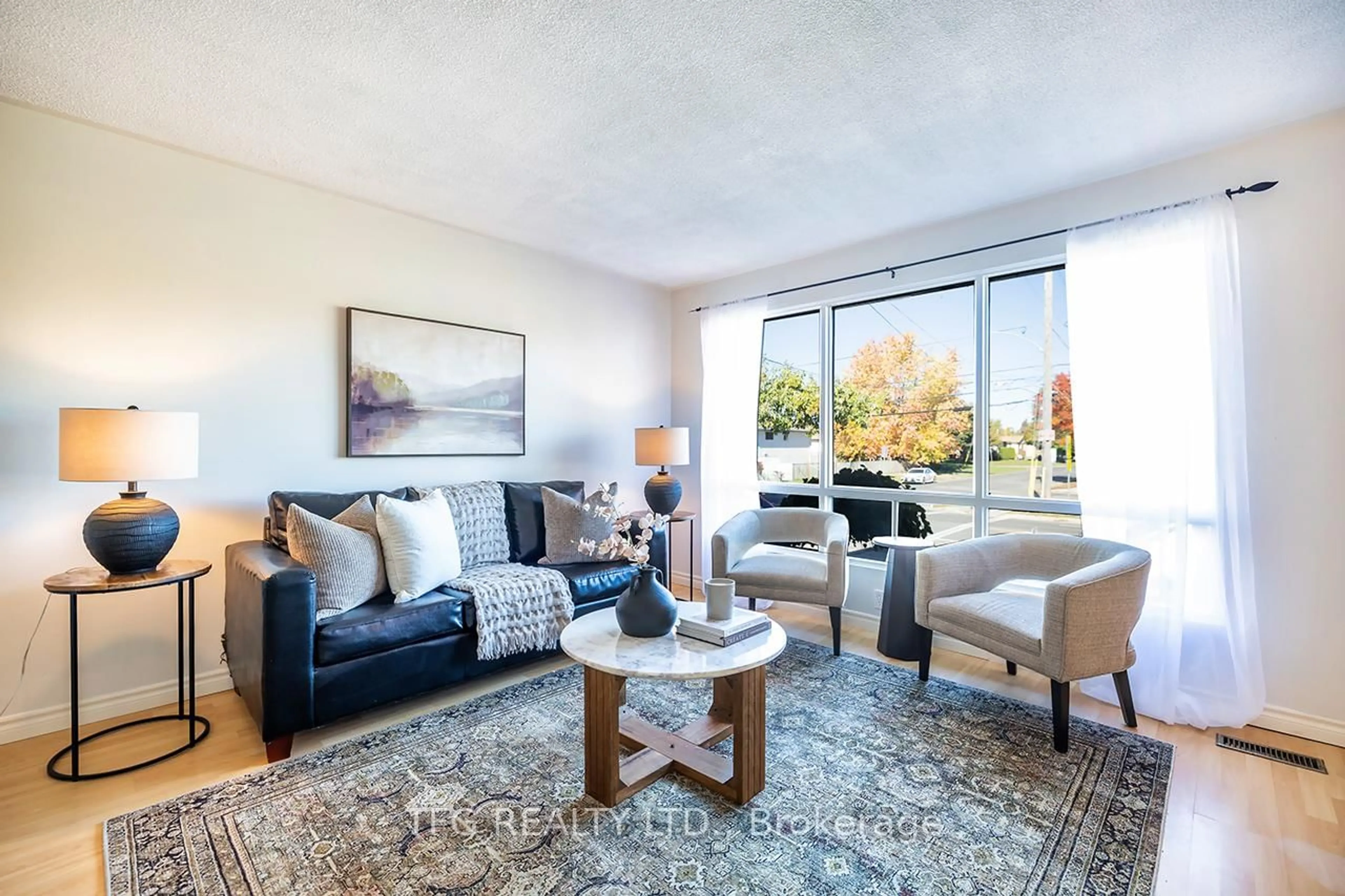 Living room with furniture, unknown for 789 Crawford Dr, Peterborough Ontario K9J 3W9