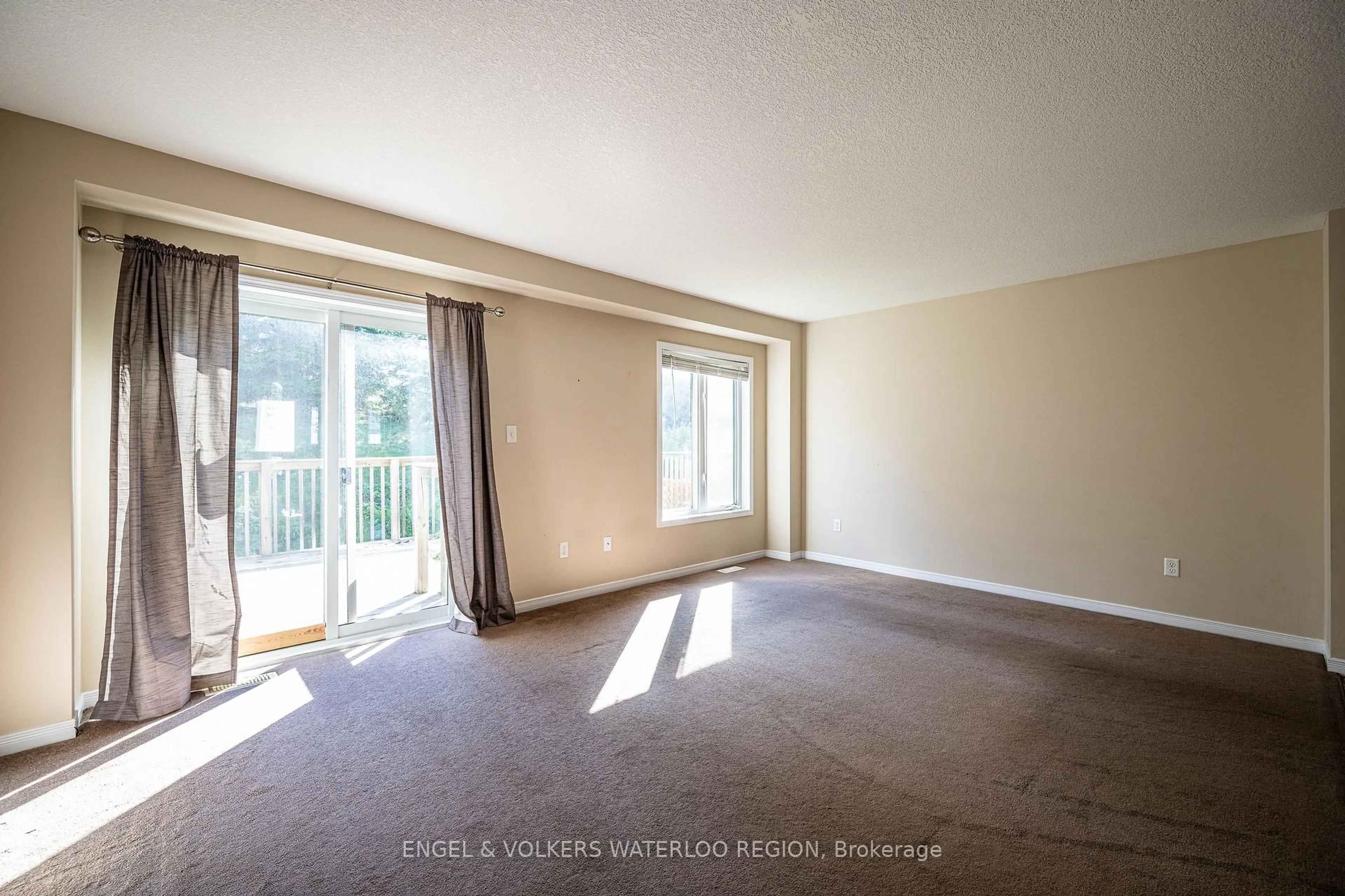 A pic of a room for 202 Maitland St, Kitchener Ontario N2R 0C3