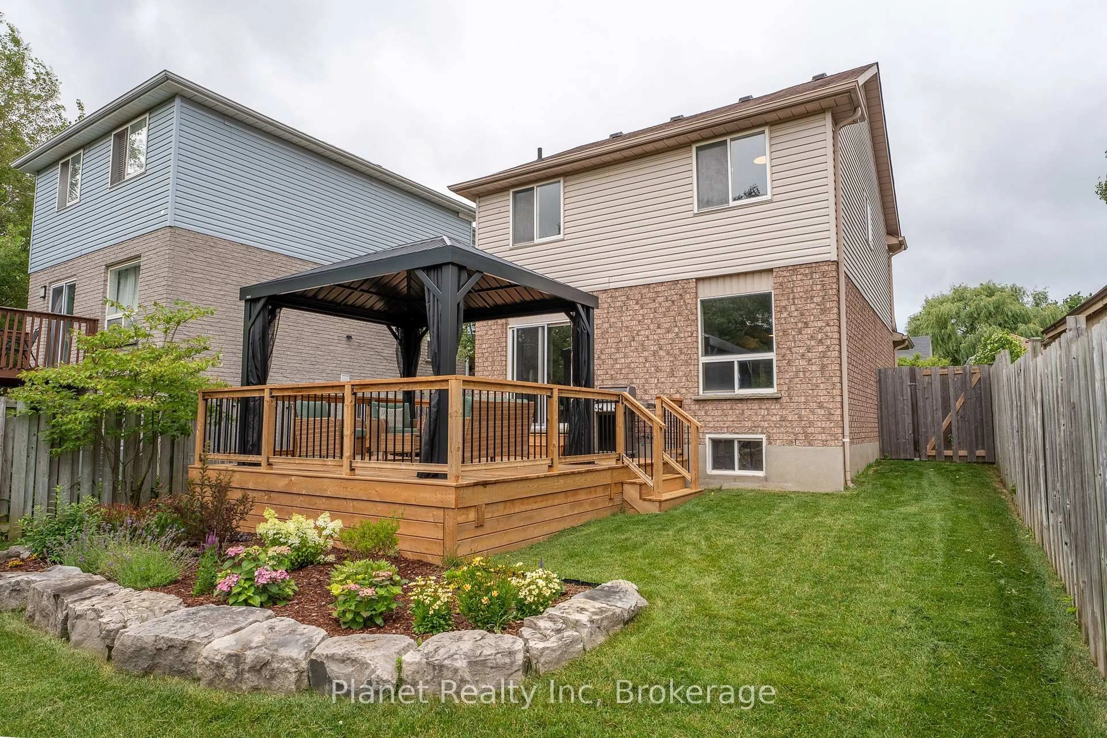 Patio, street for 16 Southcreek Tr, Guelph Ontario N1G 4Y8