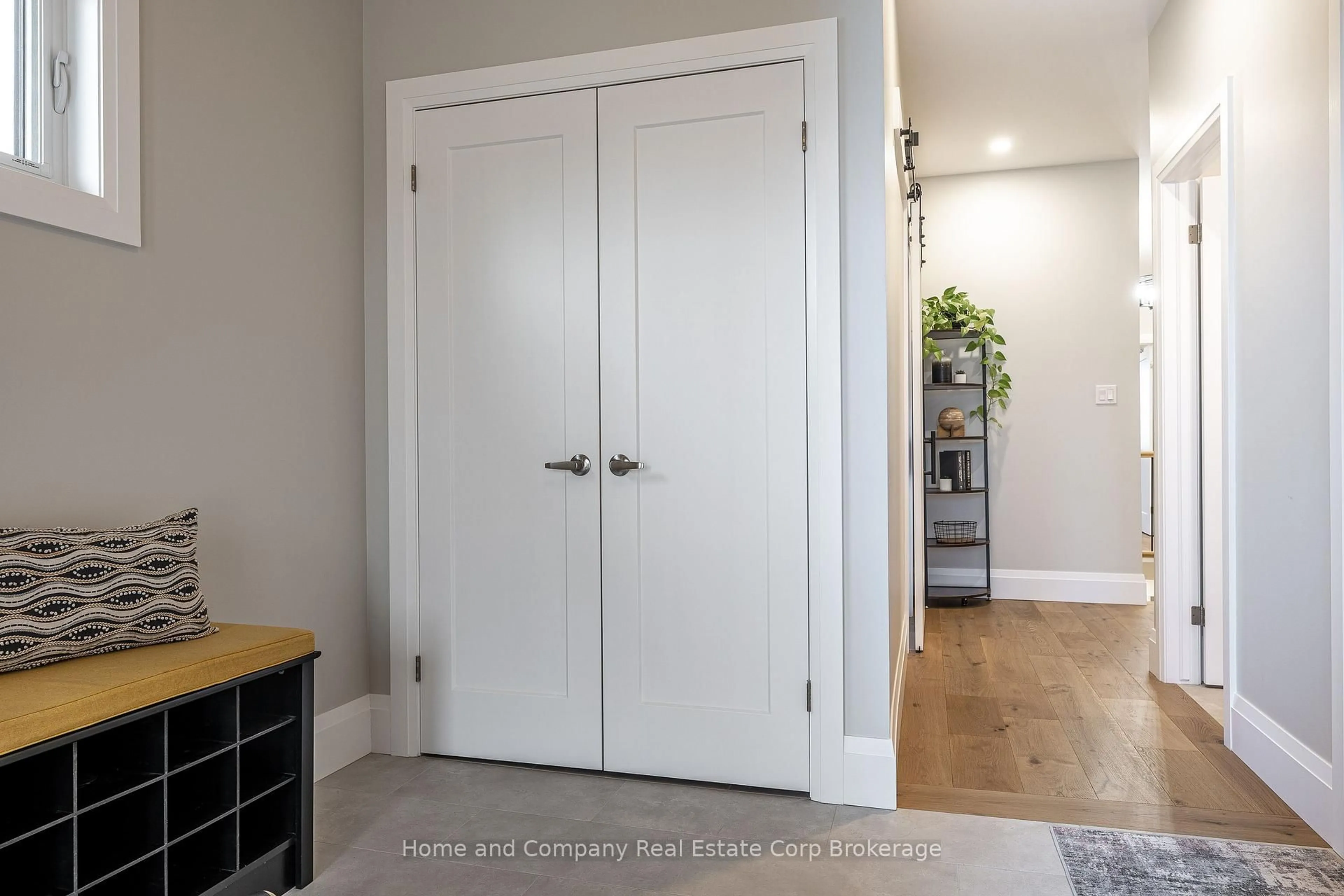 Indoor entryway for 121 Glass St, St. Marys Ontario N4X 0C1