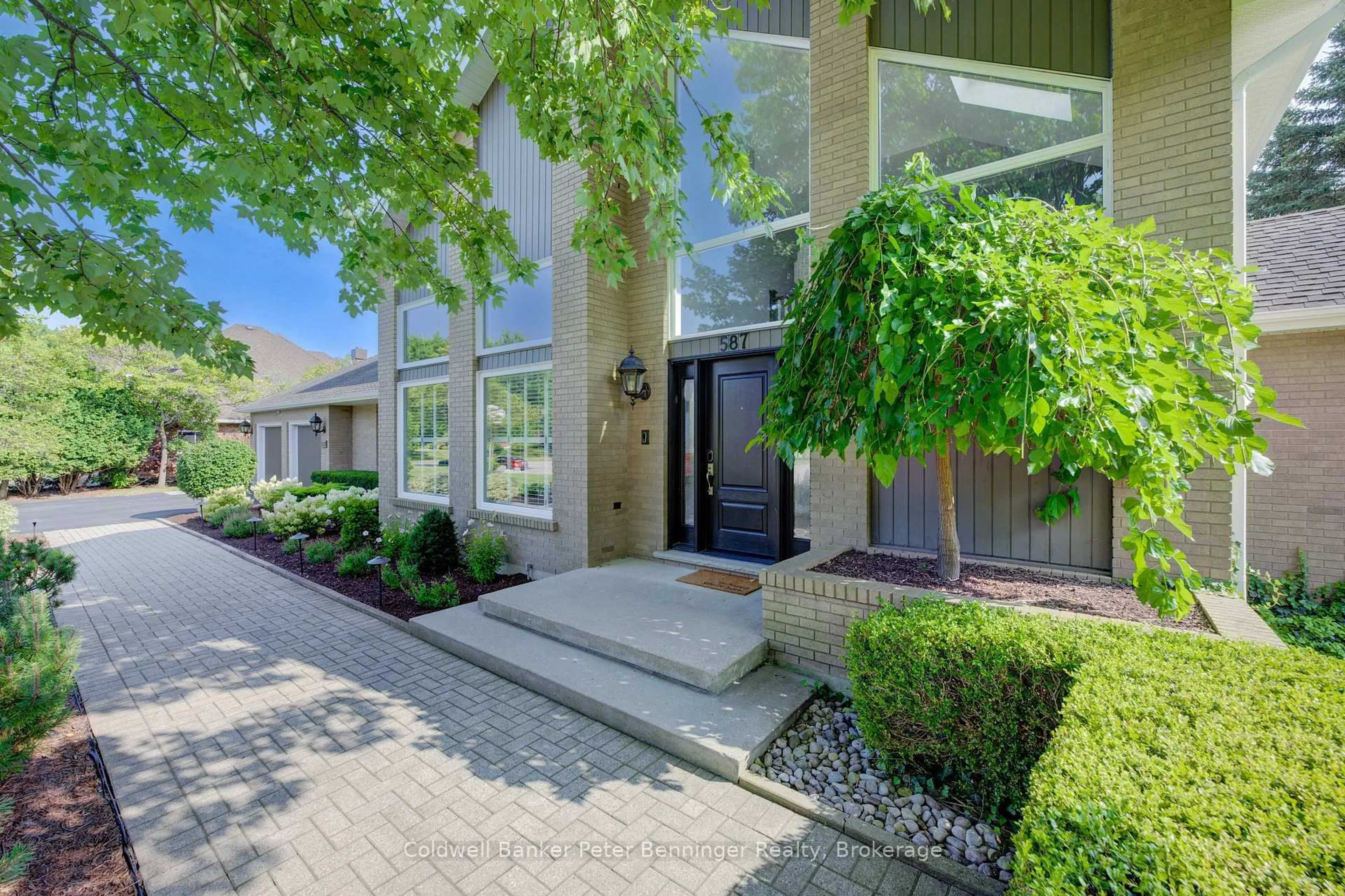 Unknown for 587 Manorwood Crt, Waterloo Ontario N2K 3L7