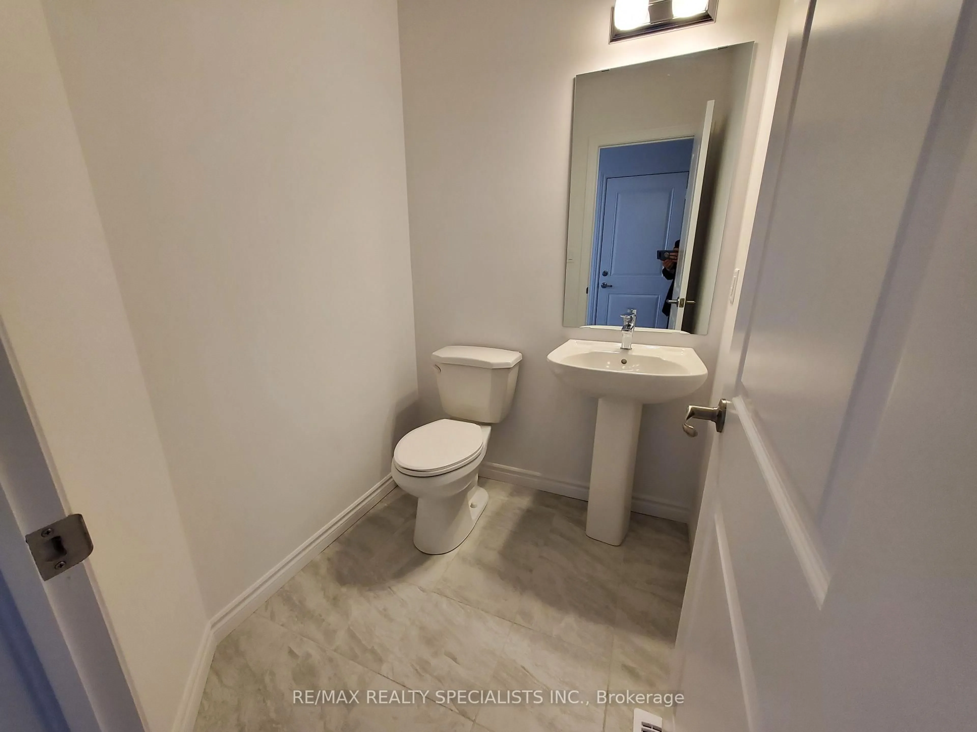 A pic of a room for 474 Blackburn Dr, Brantford Ontario N3T 0T1
