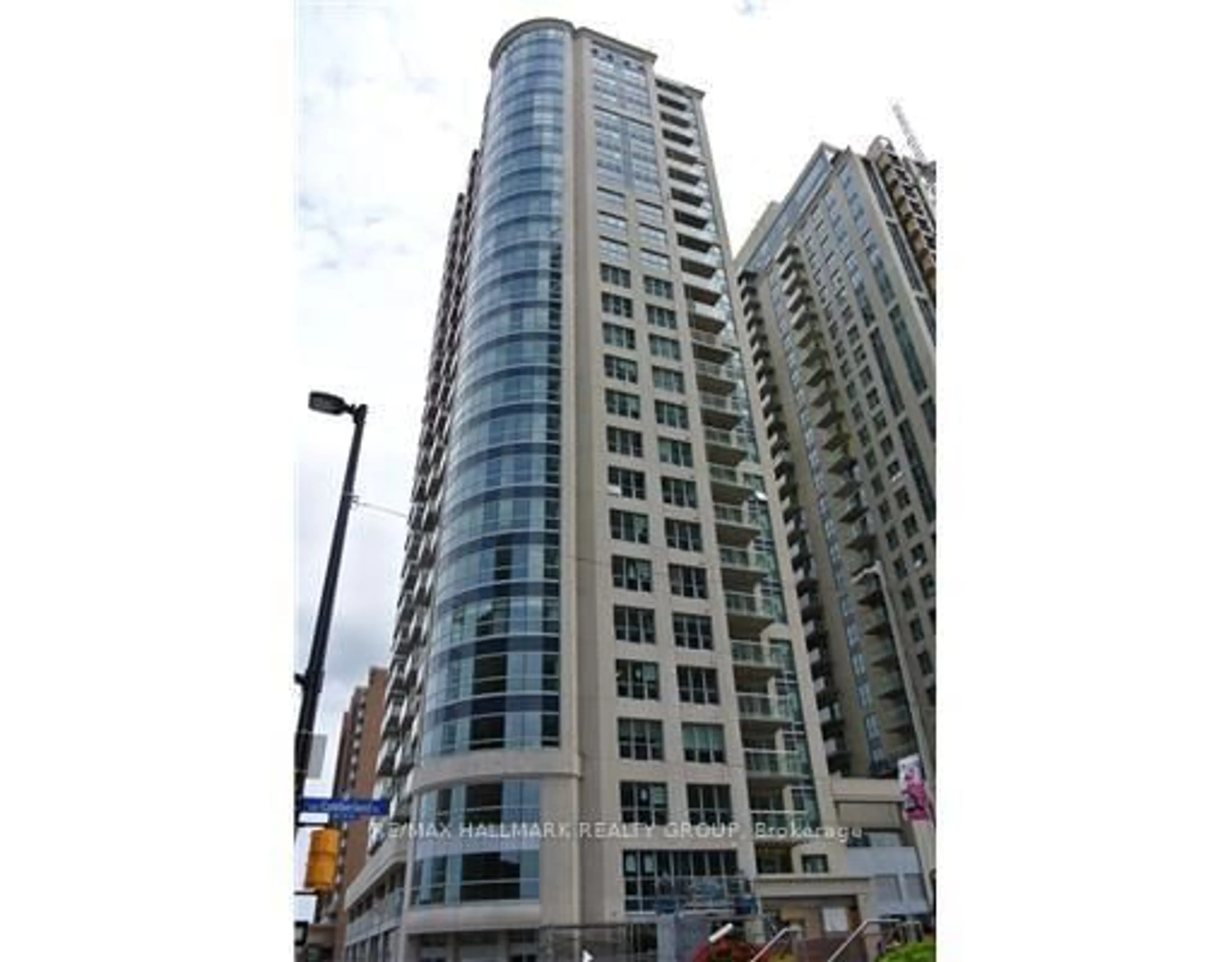 Indoor foyer for 242 RIDEAU St #2201, Ottawa Ontario K1N 0B7