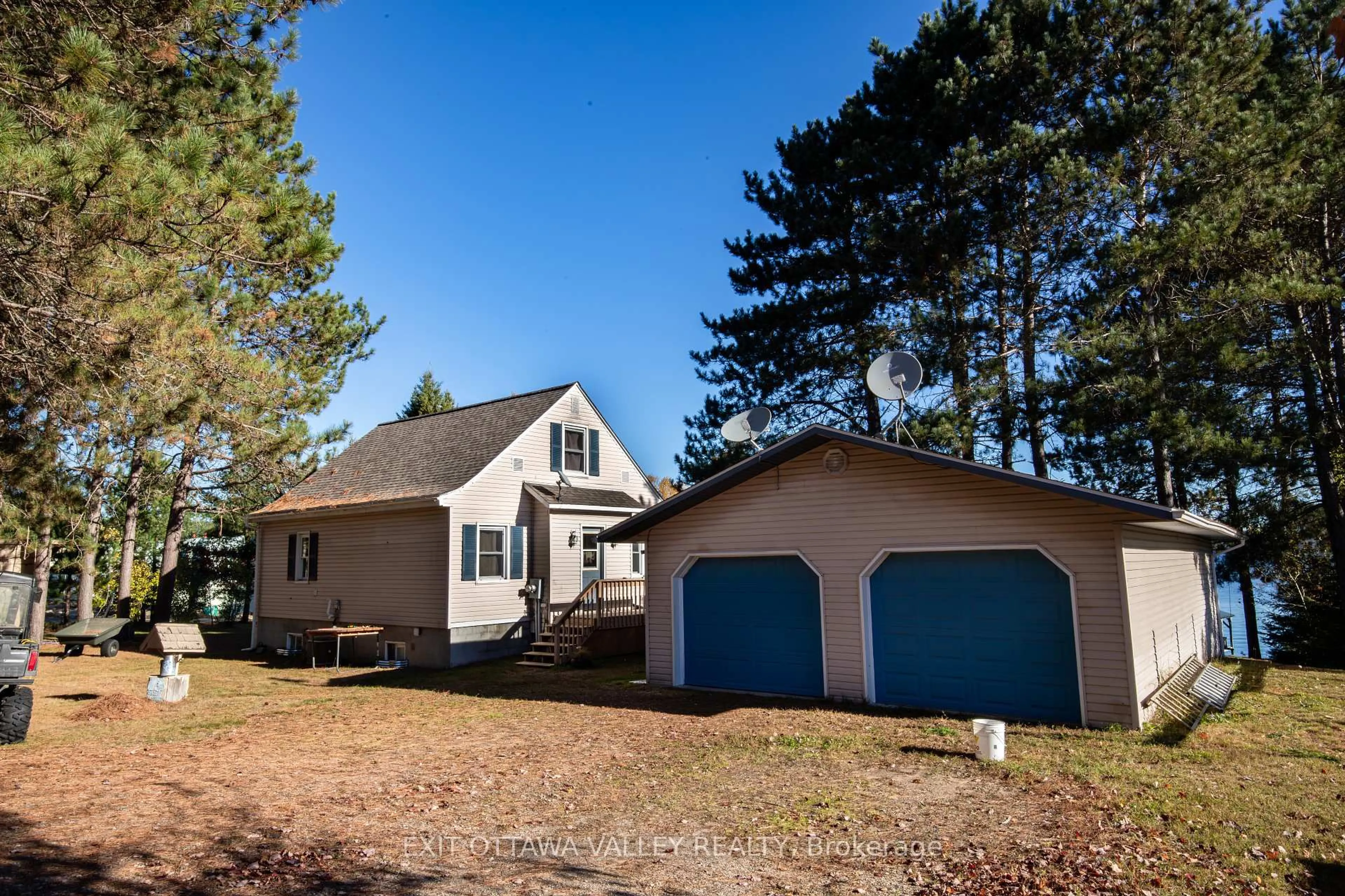 Home with vinyl exterior material, unknown for 78 Sandpiper Tr, Mackey Ontario K0J 2B0