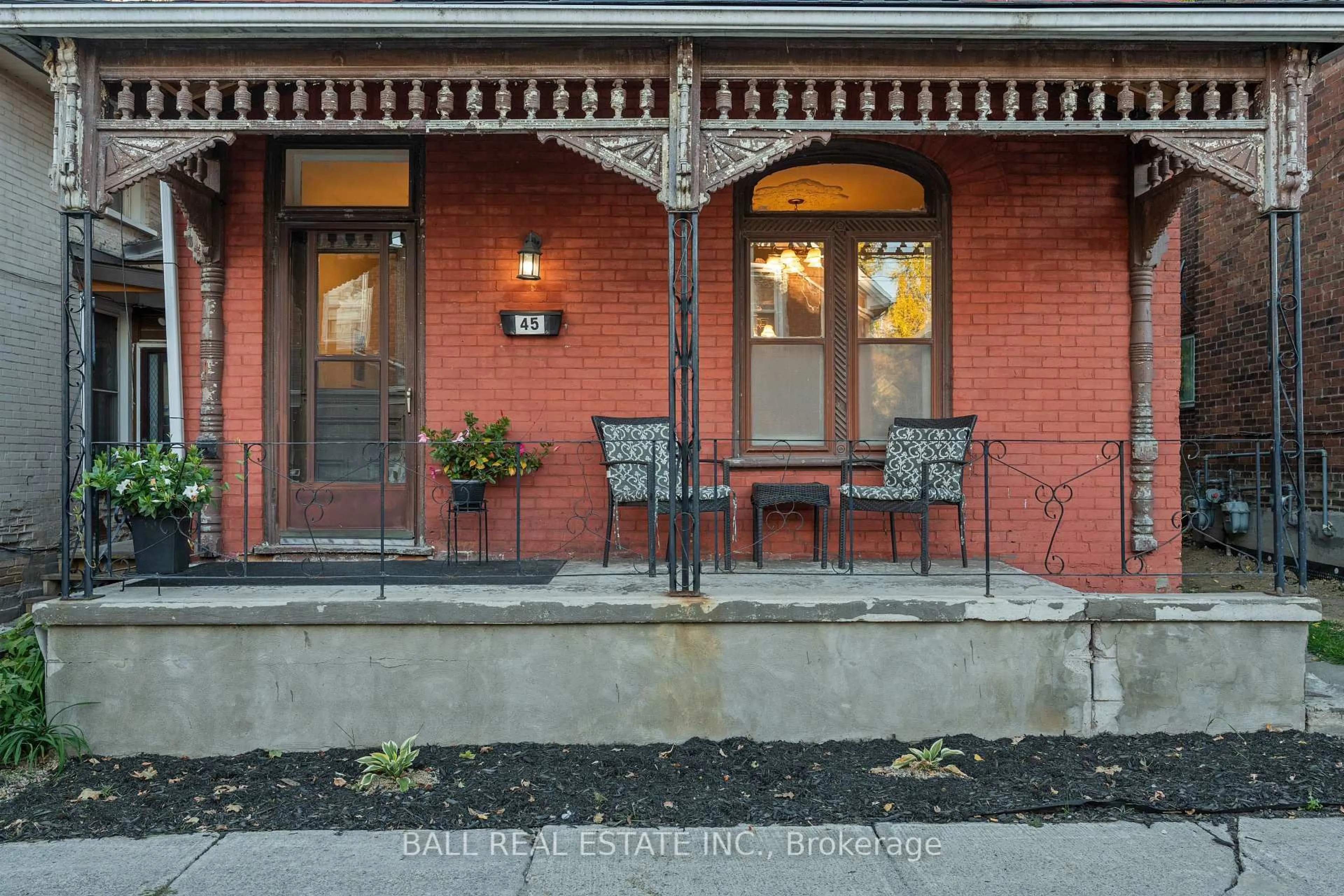 Patio, street for 45 Lafayette Ave, Peterborough Ontario K9J 5C1
